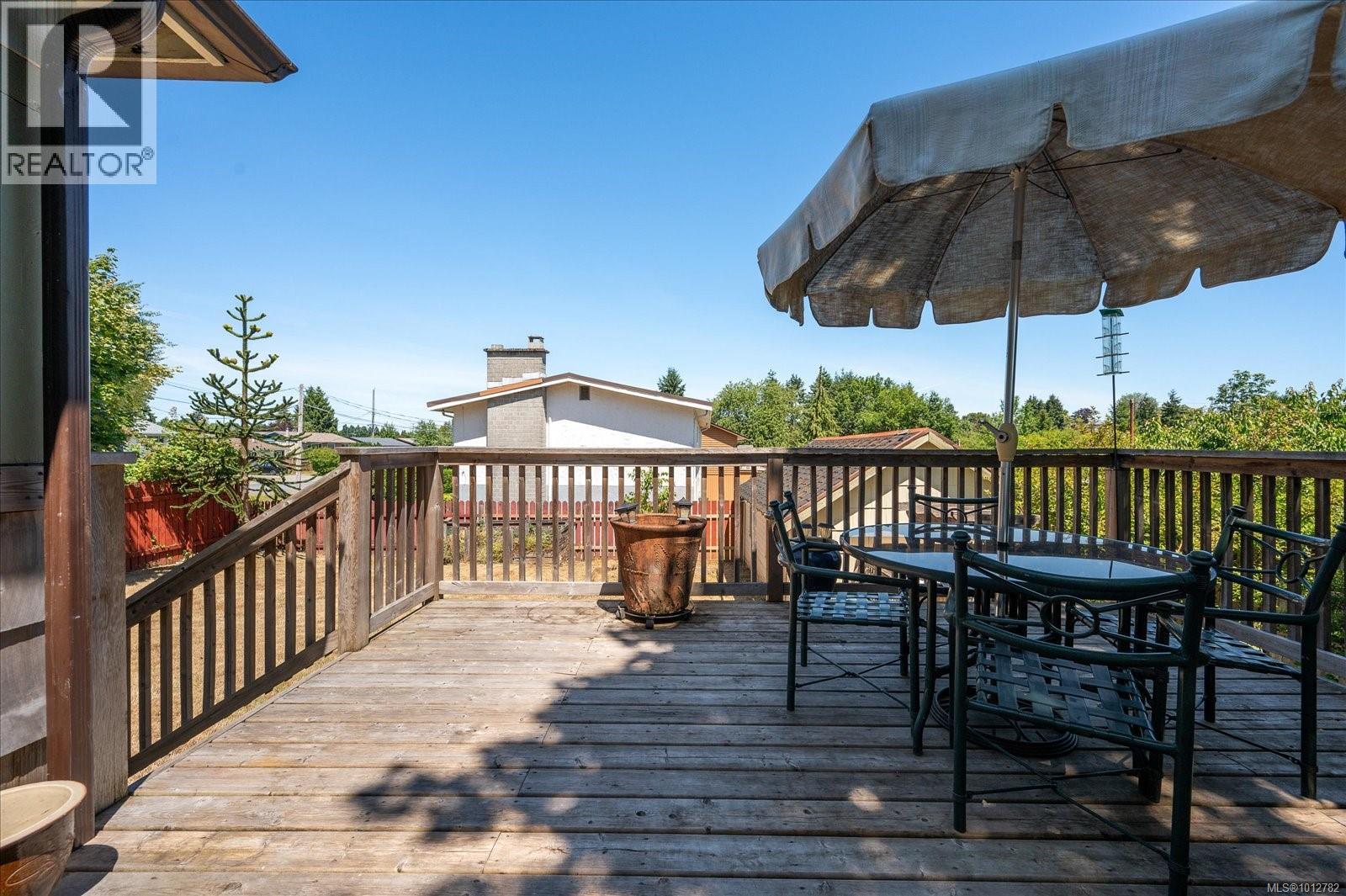 Photo 27 of 612 Fourth St, Nanaimo BC