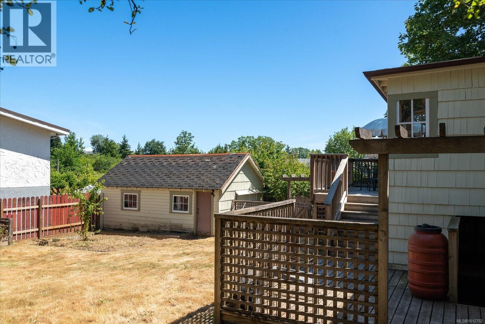 Photo 30 of 612 Fourth St, Nanaimo BC