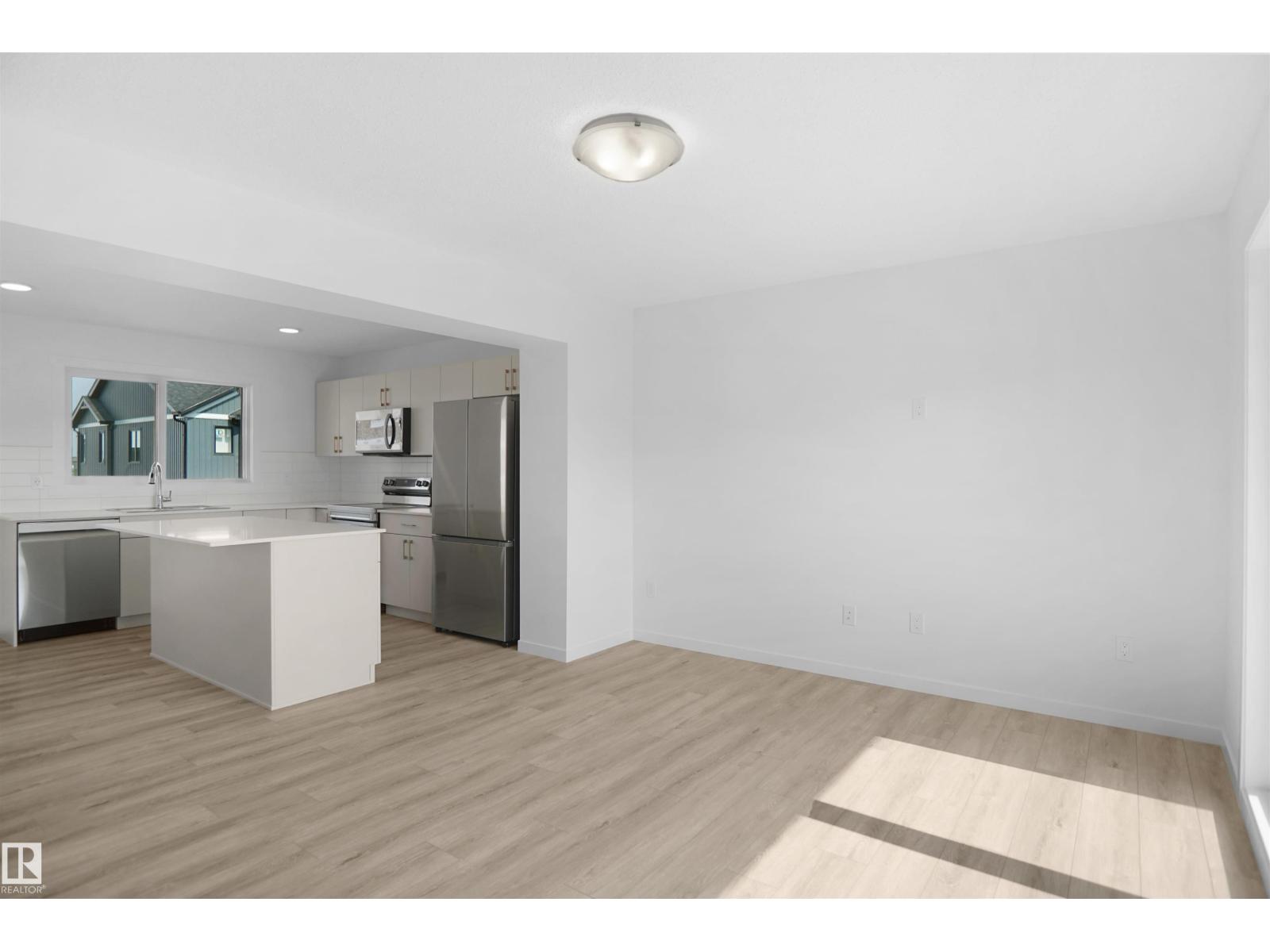 Photo 2 of 16 1430 Aster Wy Nw, Edmonton AB