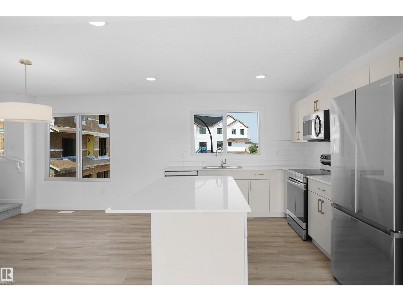 Photo 5 of 16 1430 Aster Wy Nw, Edmonton AB