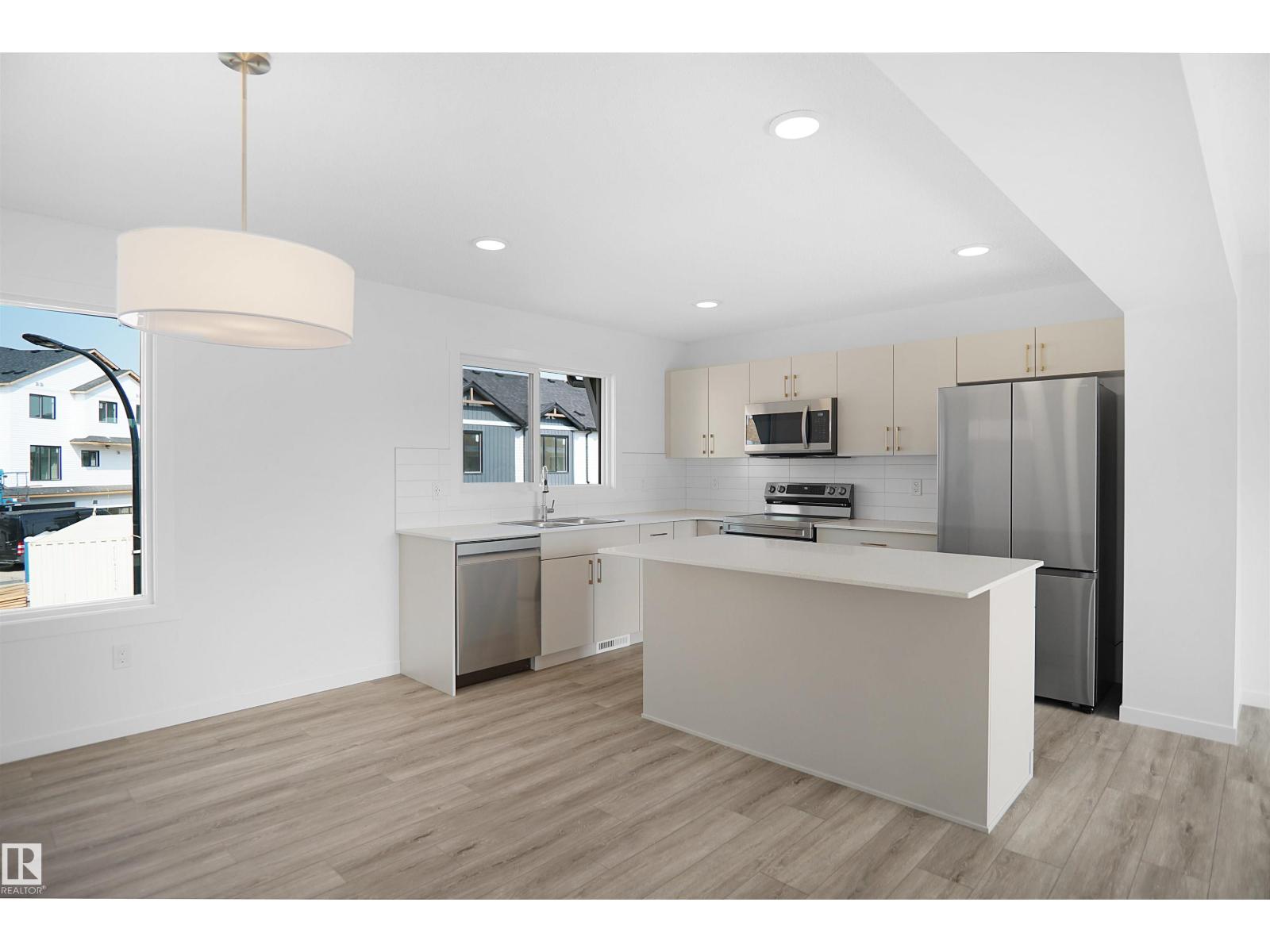 Photo 6 of 16 1430 Aster Wy Nw, Edmonton AB