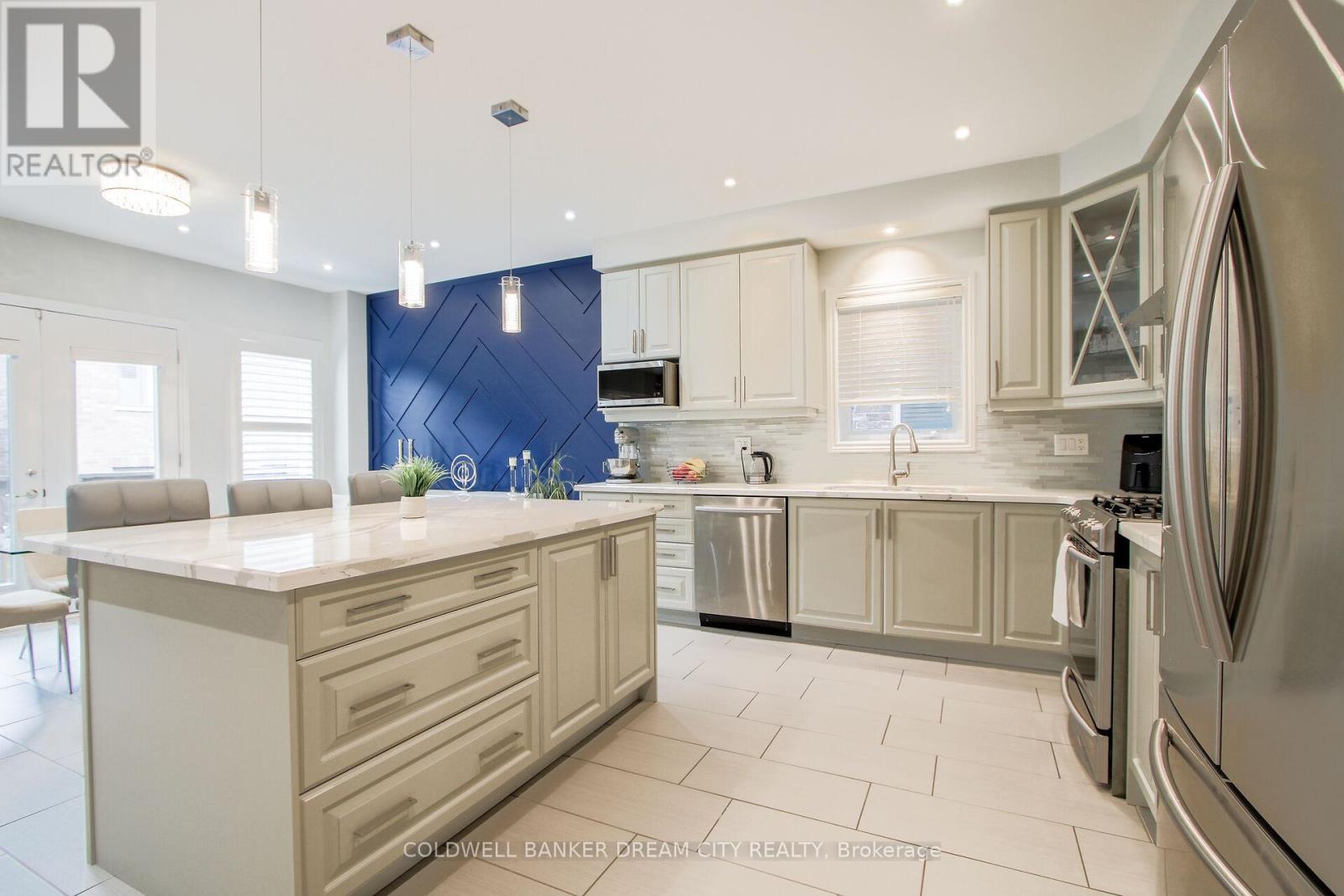 Photo 14 of 450 Brisdale Drive, Brampton ON
