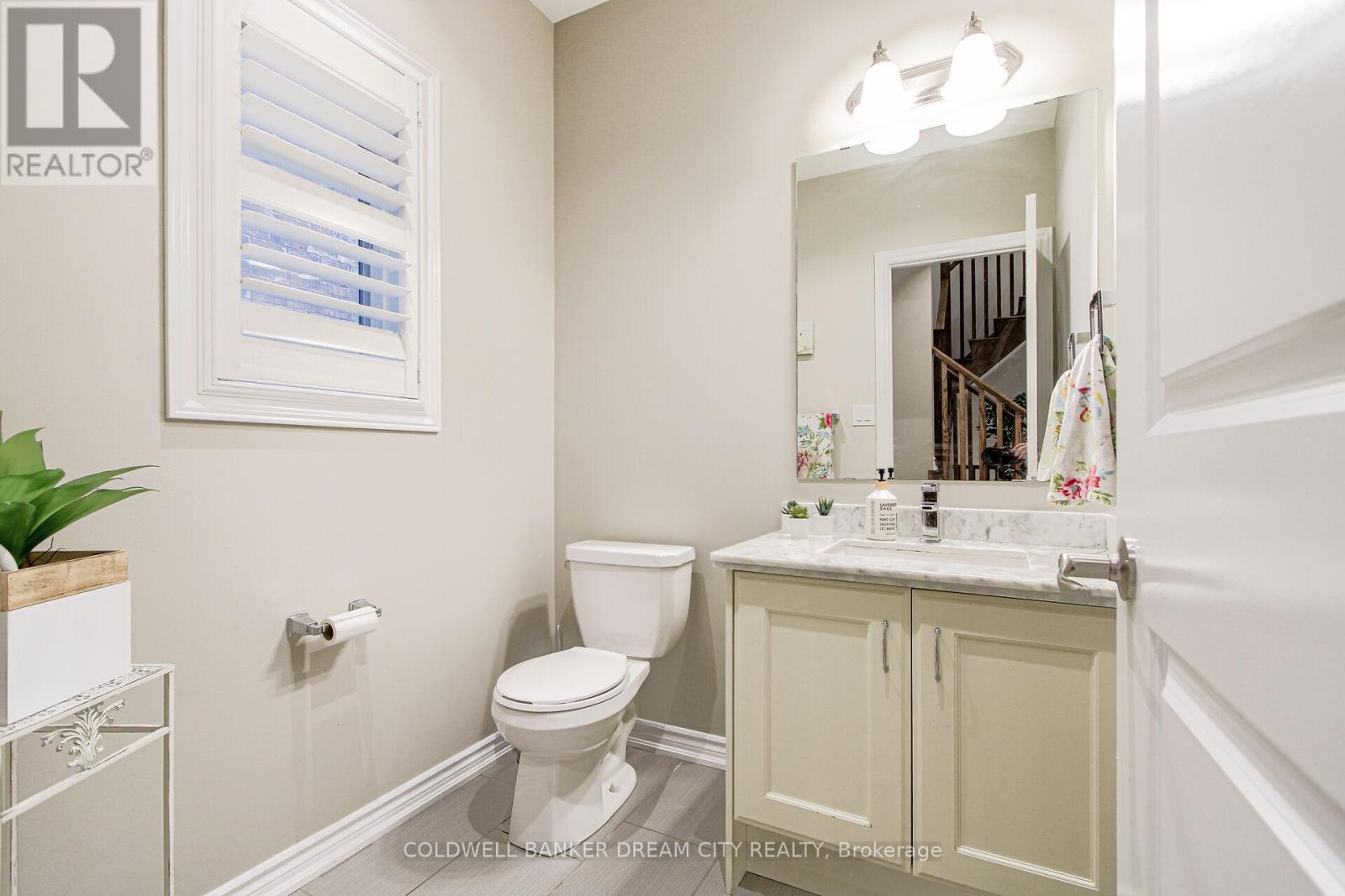 Photo 26 of 450 Brisdale Drive, Brampton ON
