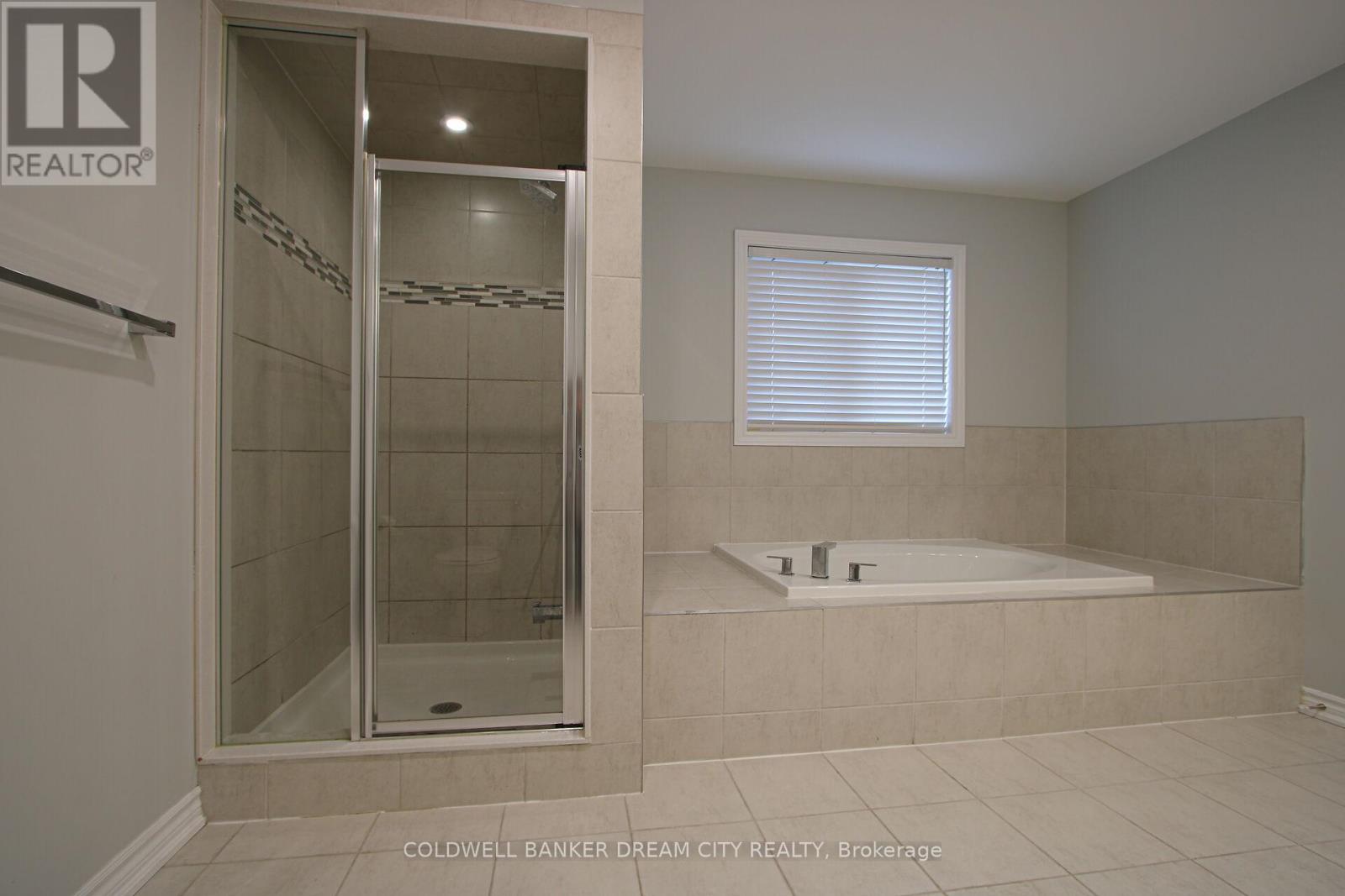 Photo 30 of 450 Brisdale Drive, Brampton ON