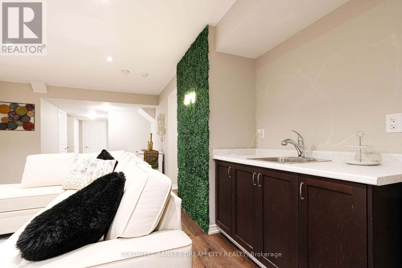 Photo 35 of 450 Brisdale Drive, Brampton ON
