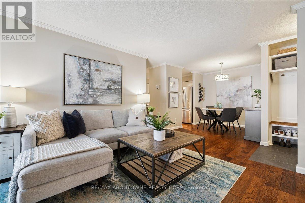 Photo 10 of 1111 1492 Pilgrims Way, Oakville ON