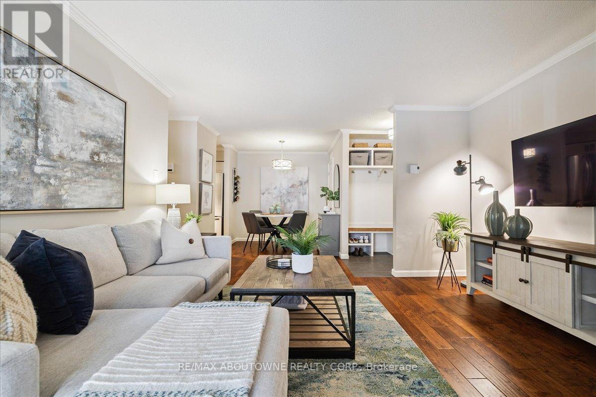 Photo 11 of 1111 1492 Pilgrims Way, Oakville ON