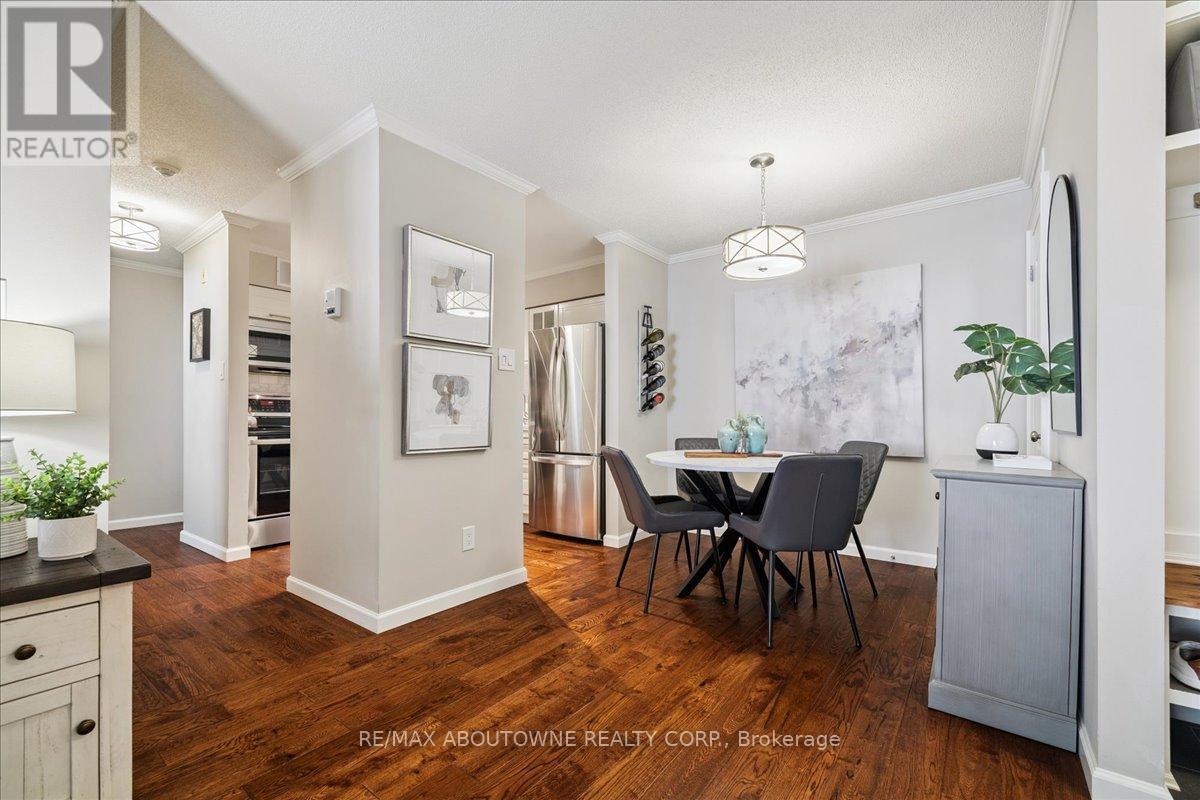 Photo 12 of 1111 1492 Pilgrims Way, Oakville ON