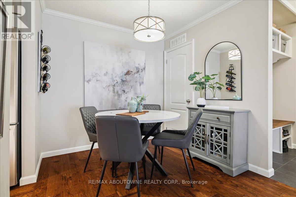 Photo 13 of 1111 1492 Pilgrims Way, Oakville ON