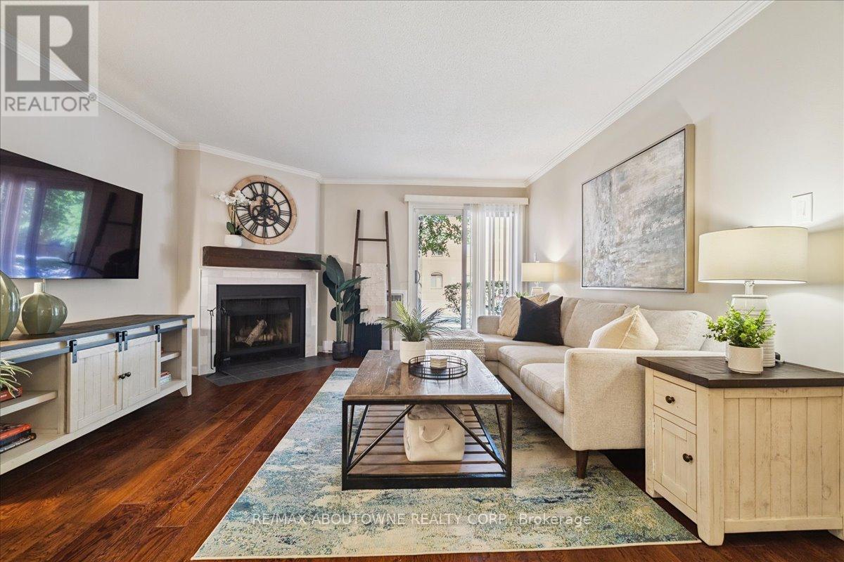 Photo 5 of 1111 1492 Pilgrims Way, Oakville ON