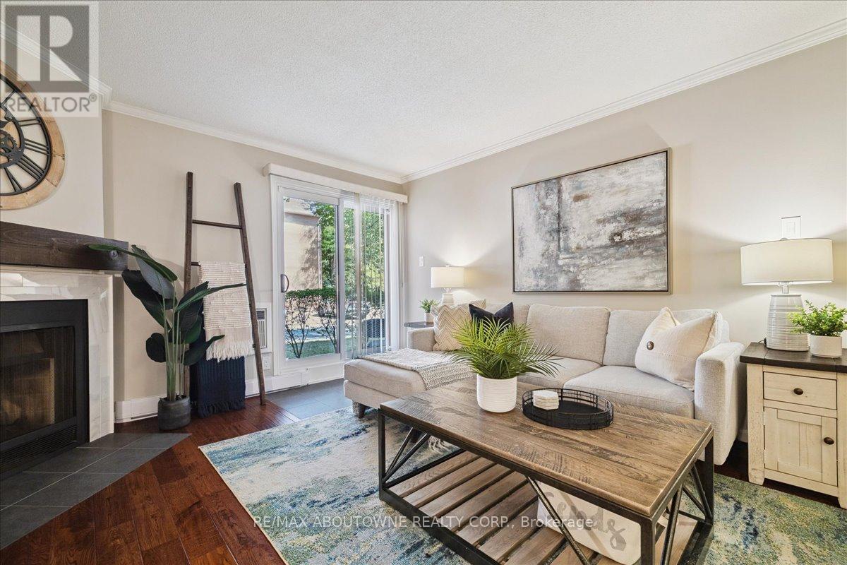 Photo 7 of 1111 1492 Pilgrims Way, Oakville ON