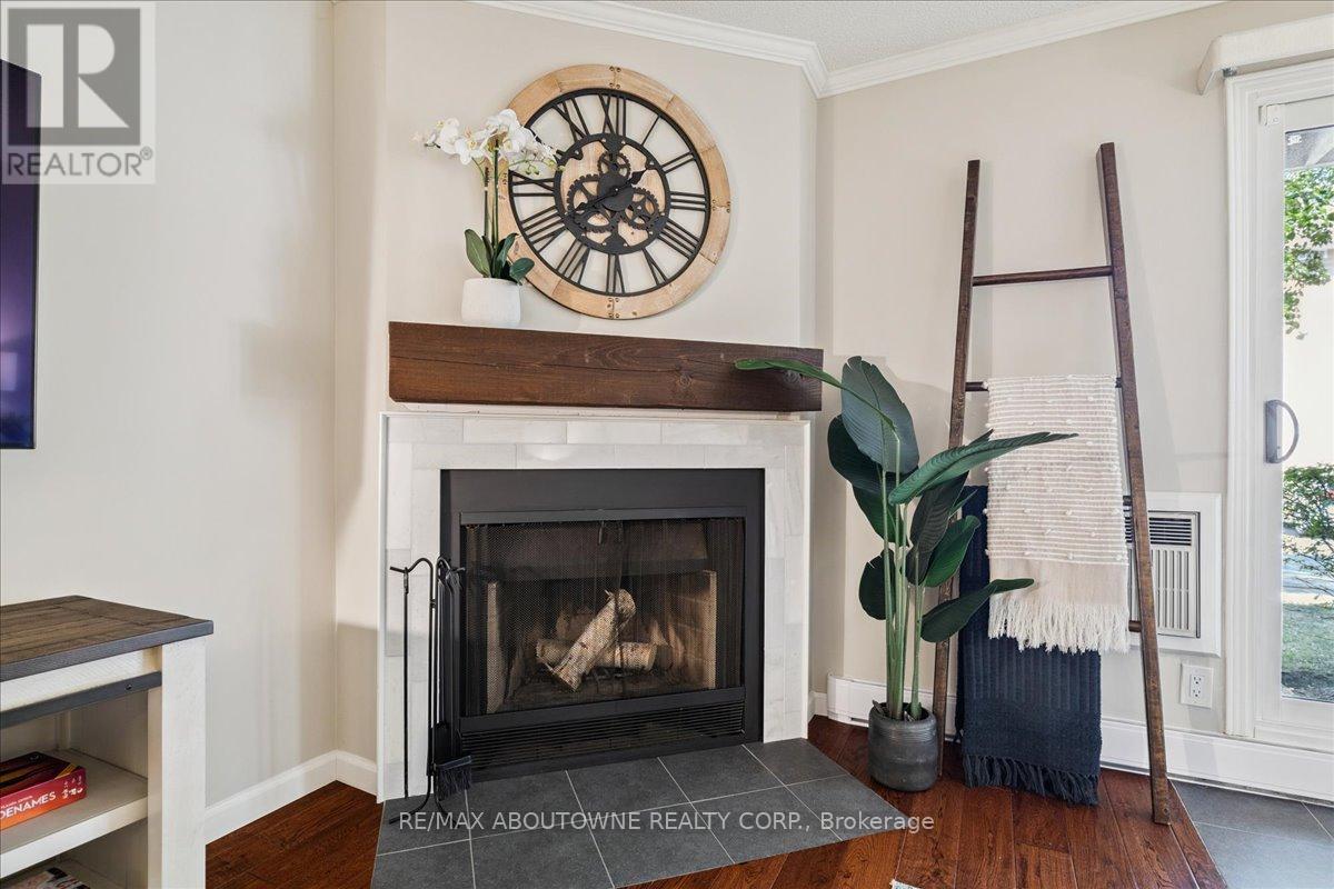 Photo 8 of 1111 1492 Pilgrims Way, Oakville ON