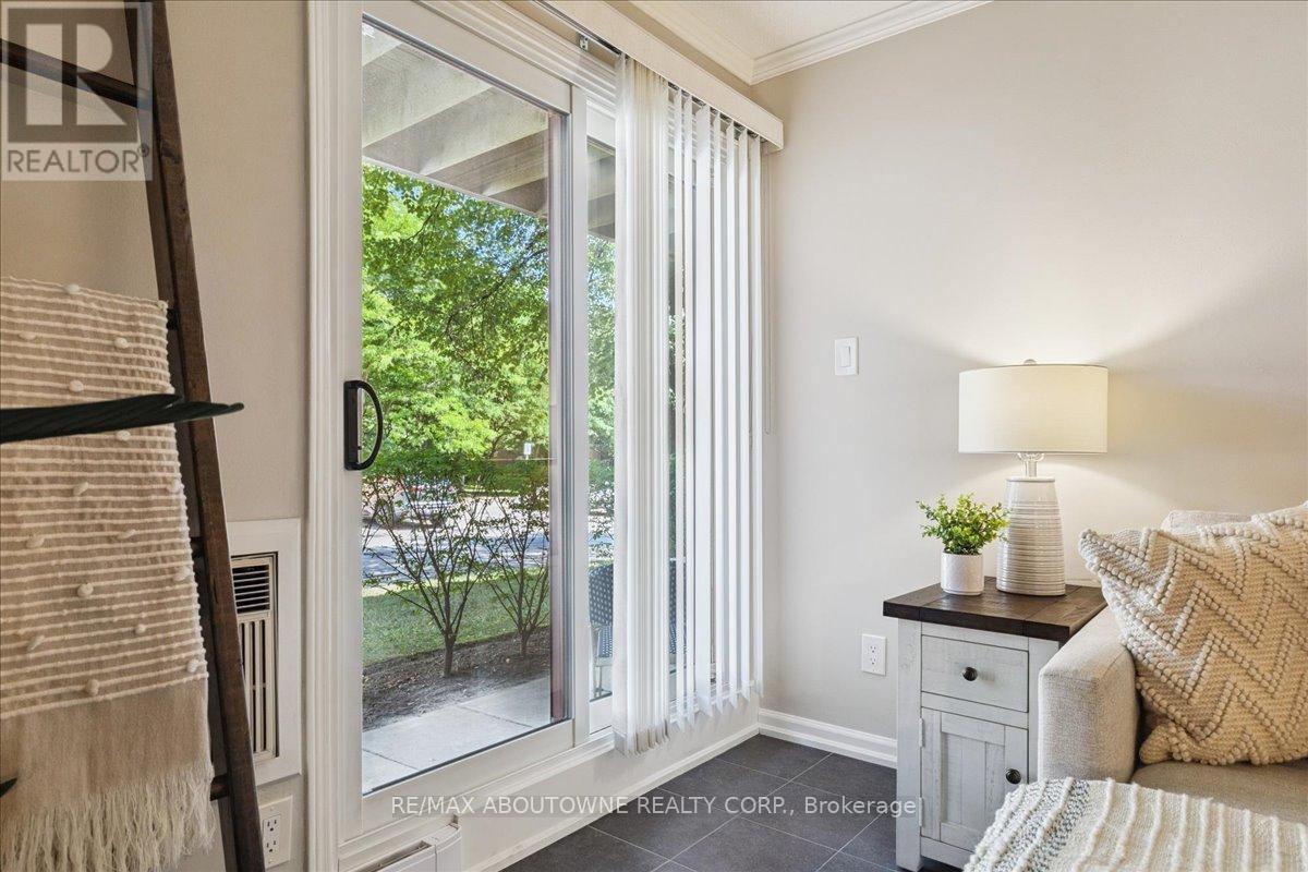 Photo 9 of 1111 1492 Pilgrims Way, Oakville ON