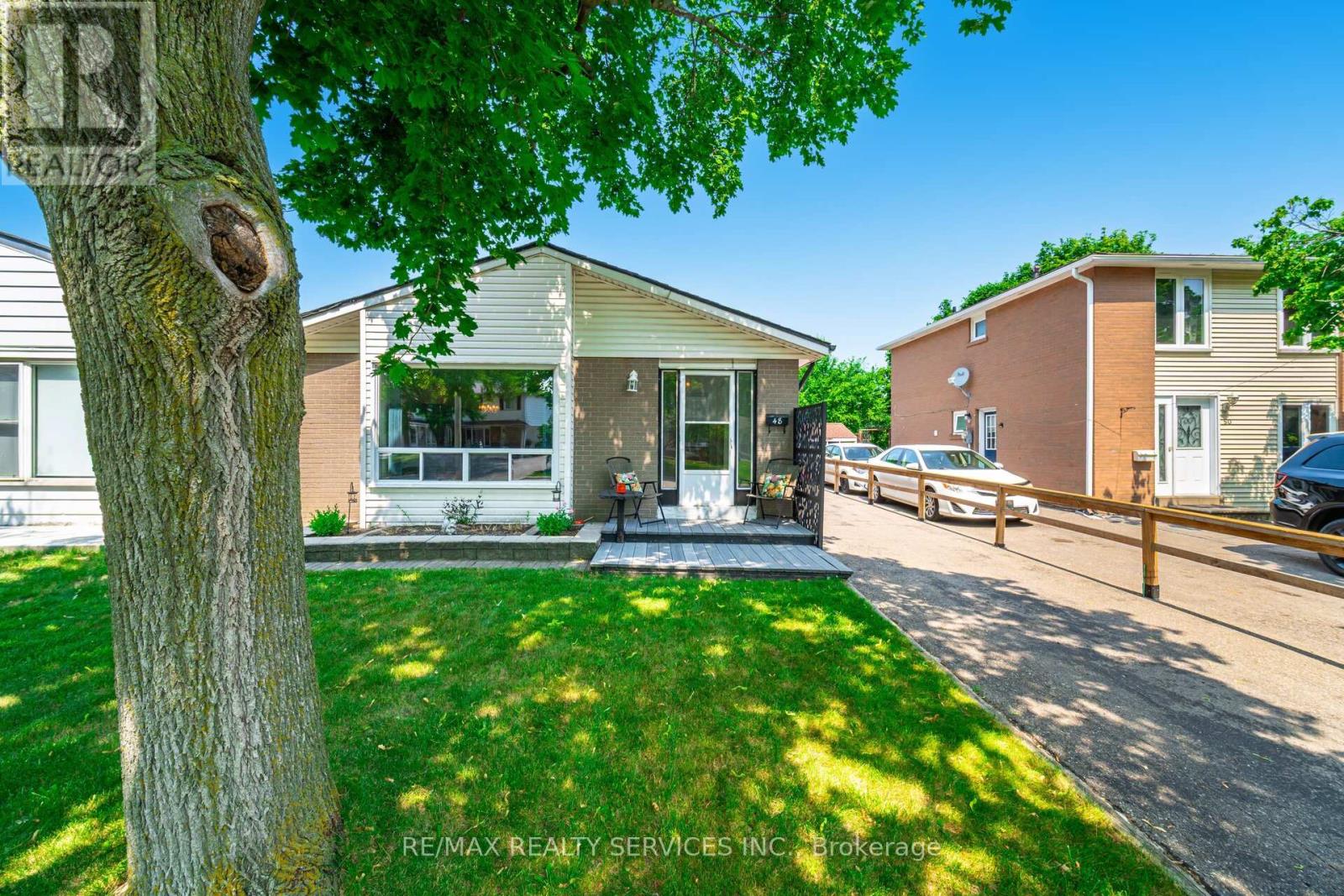 Photo 1 of 48 Glenmore Crescent, Brampton ON