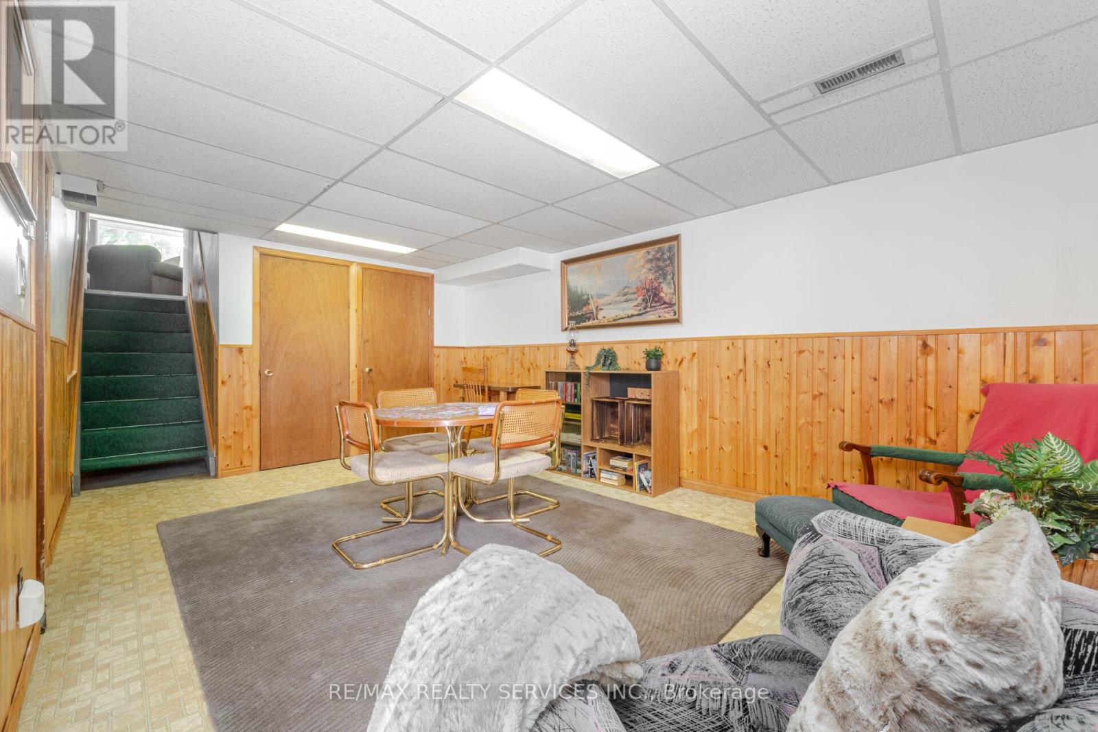 Photo 16 of 48 Glenmore Crescent, Brampton ON
