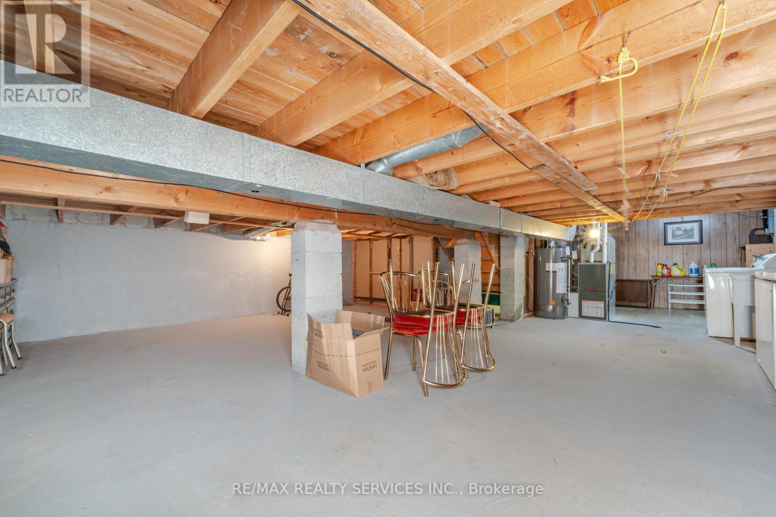 Photo 17 of 48 Glenmore Crescent, Brampton ON