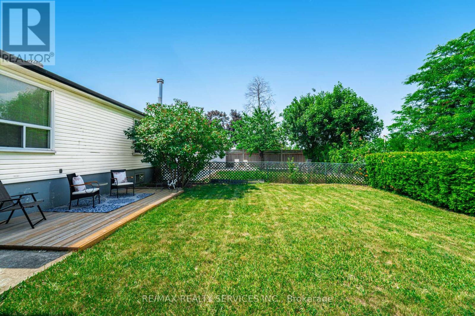 Photo 21 of 48 Glenmore Crescent, Brampton ON