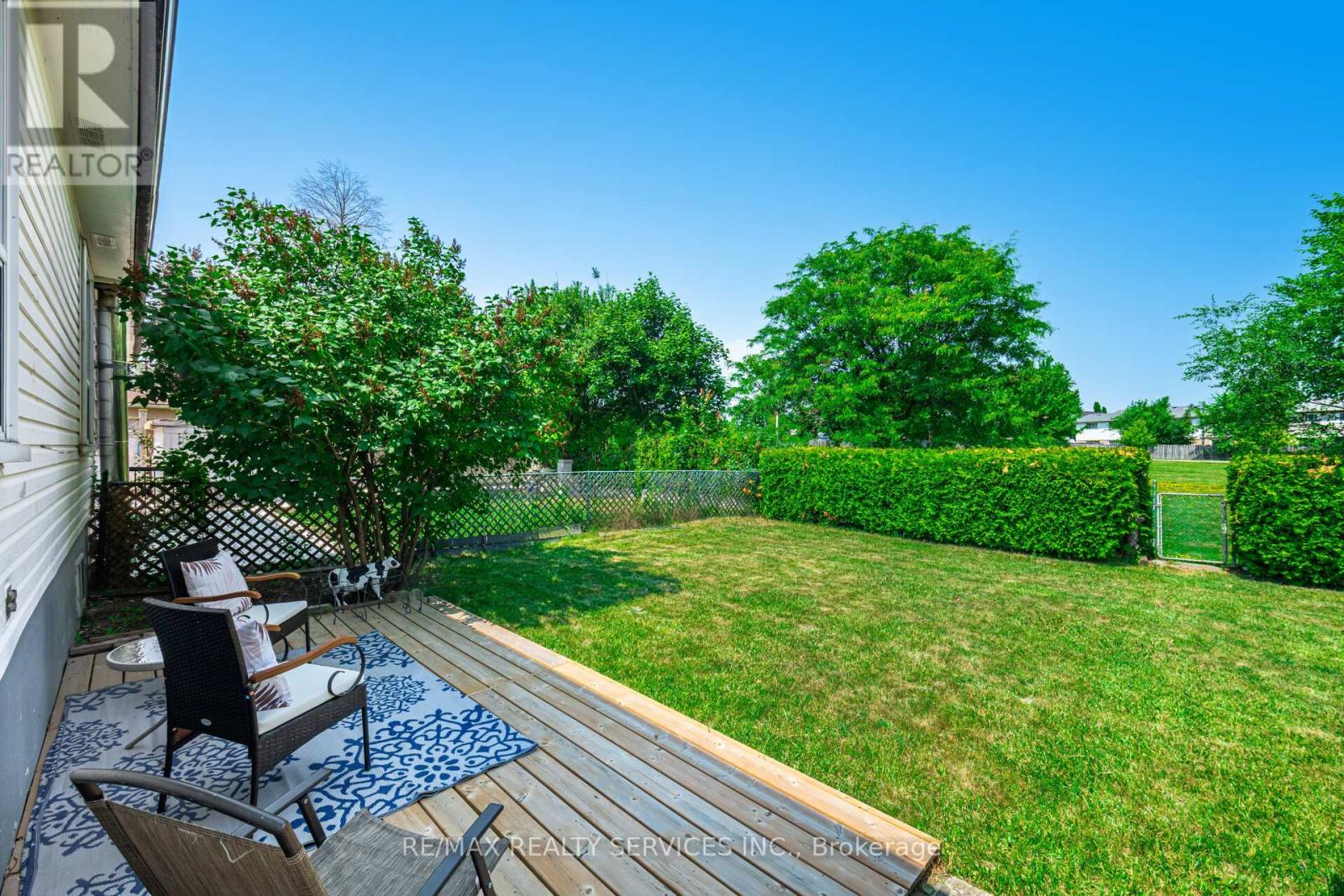 Photo 23 of 48 Glenmore Crescent, Brampton ON