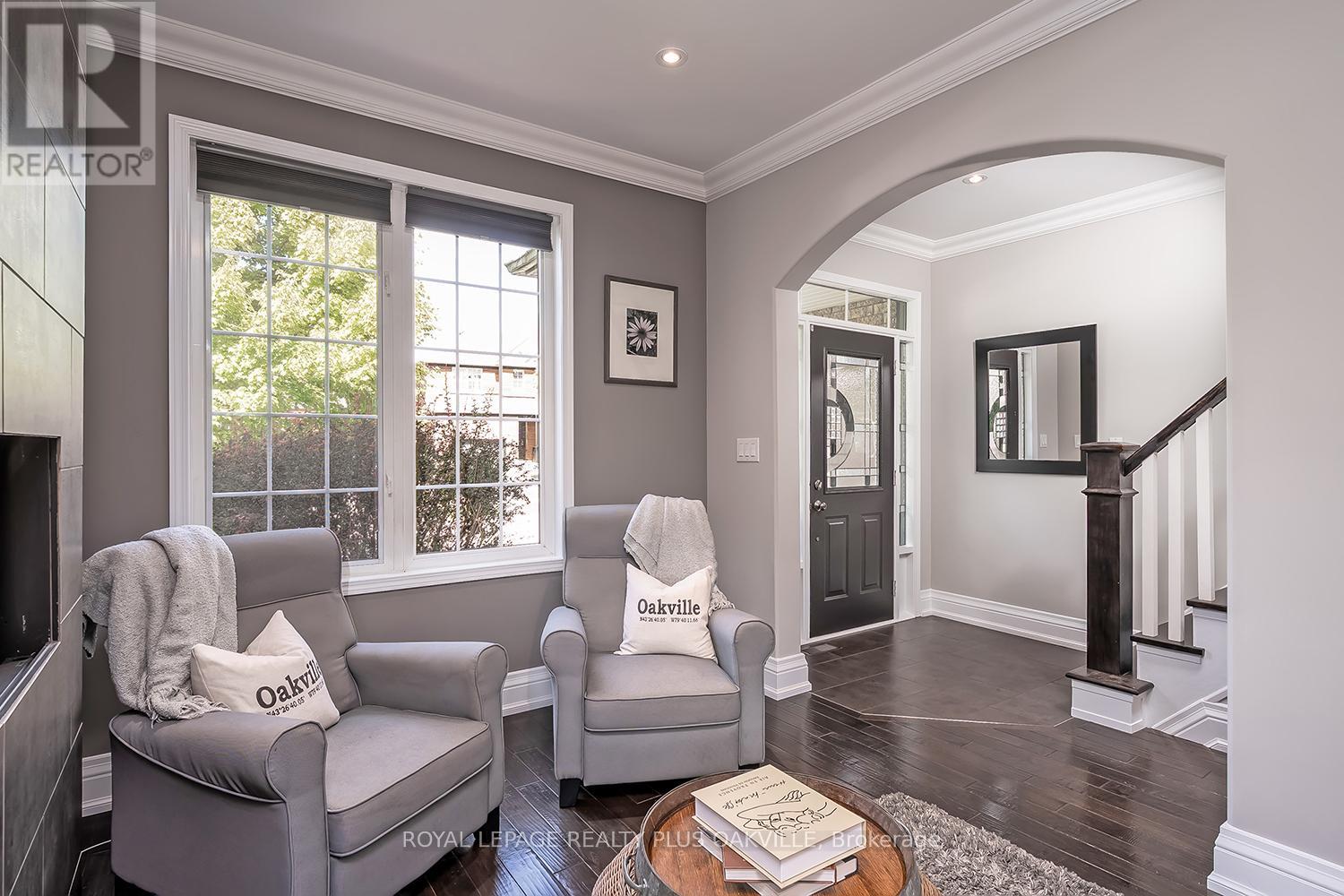 Photo 8 of 3174 Scotscraig Crescent, Oakville ON