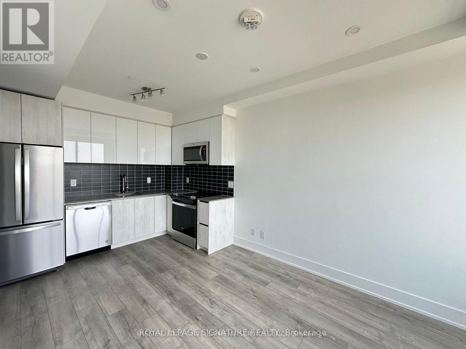Photo 2 of 1213 3100 Keele Street, Toronto ON