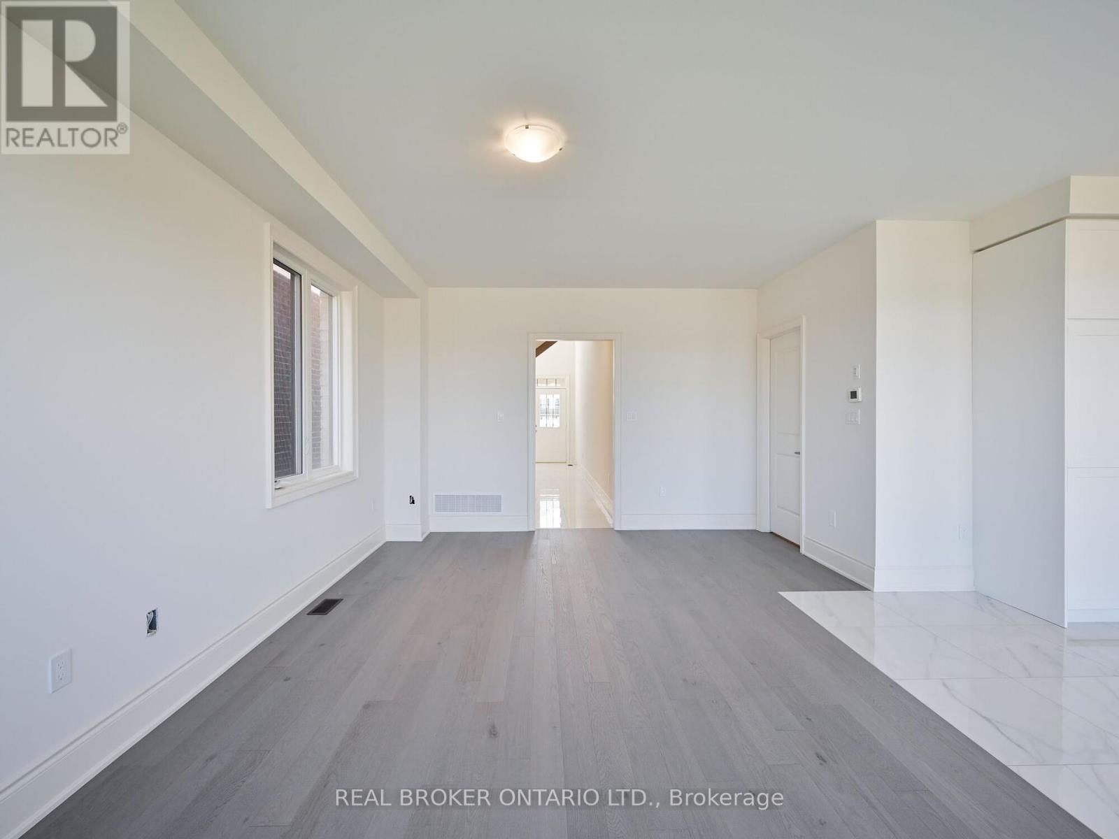 Photo 11 of 1555 Severn Drive, Milton ON