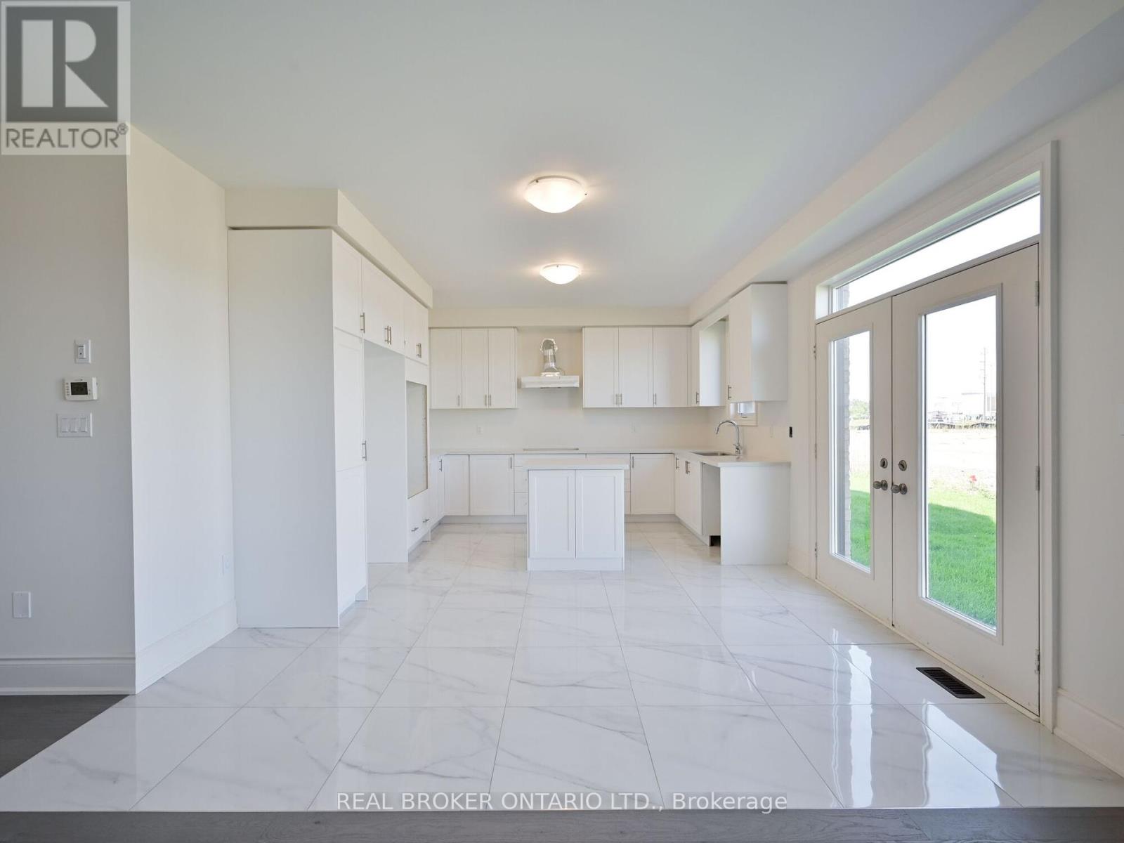 Photo 13 of 1555 Severn Drive, Milton ON