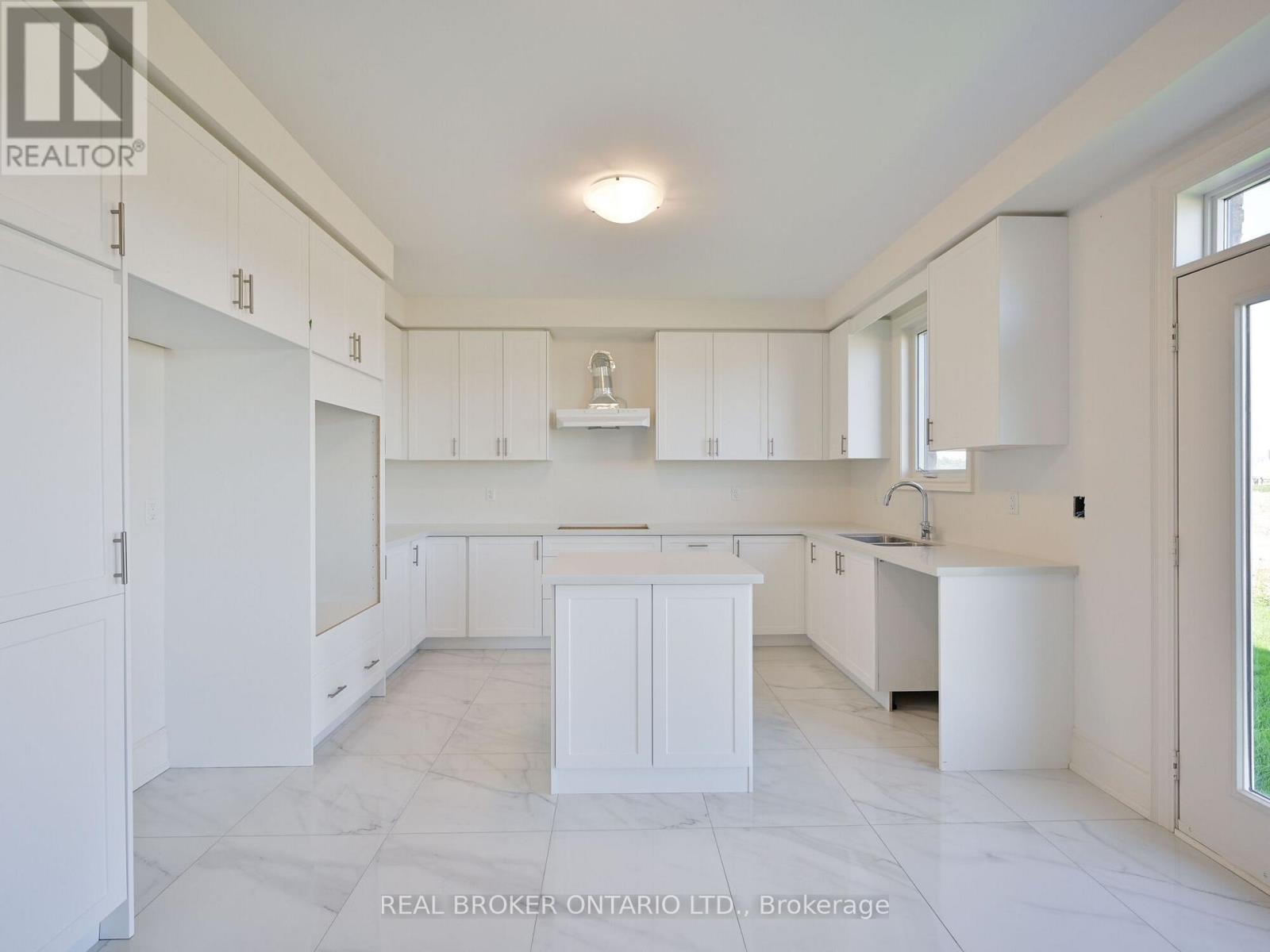 Photo 15 of 1555 Severn Drive, Milton ON