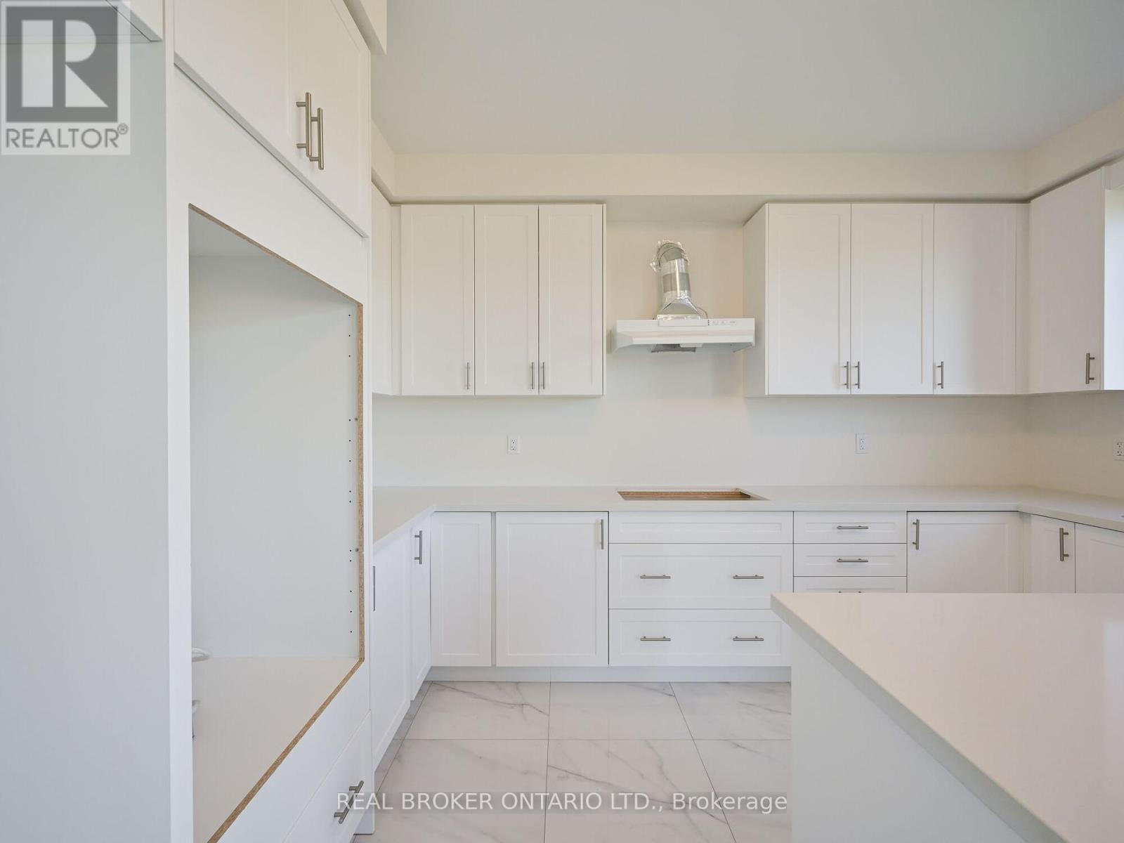 Photo 16 of 1555 Severn Drive, Milton ON