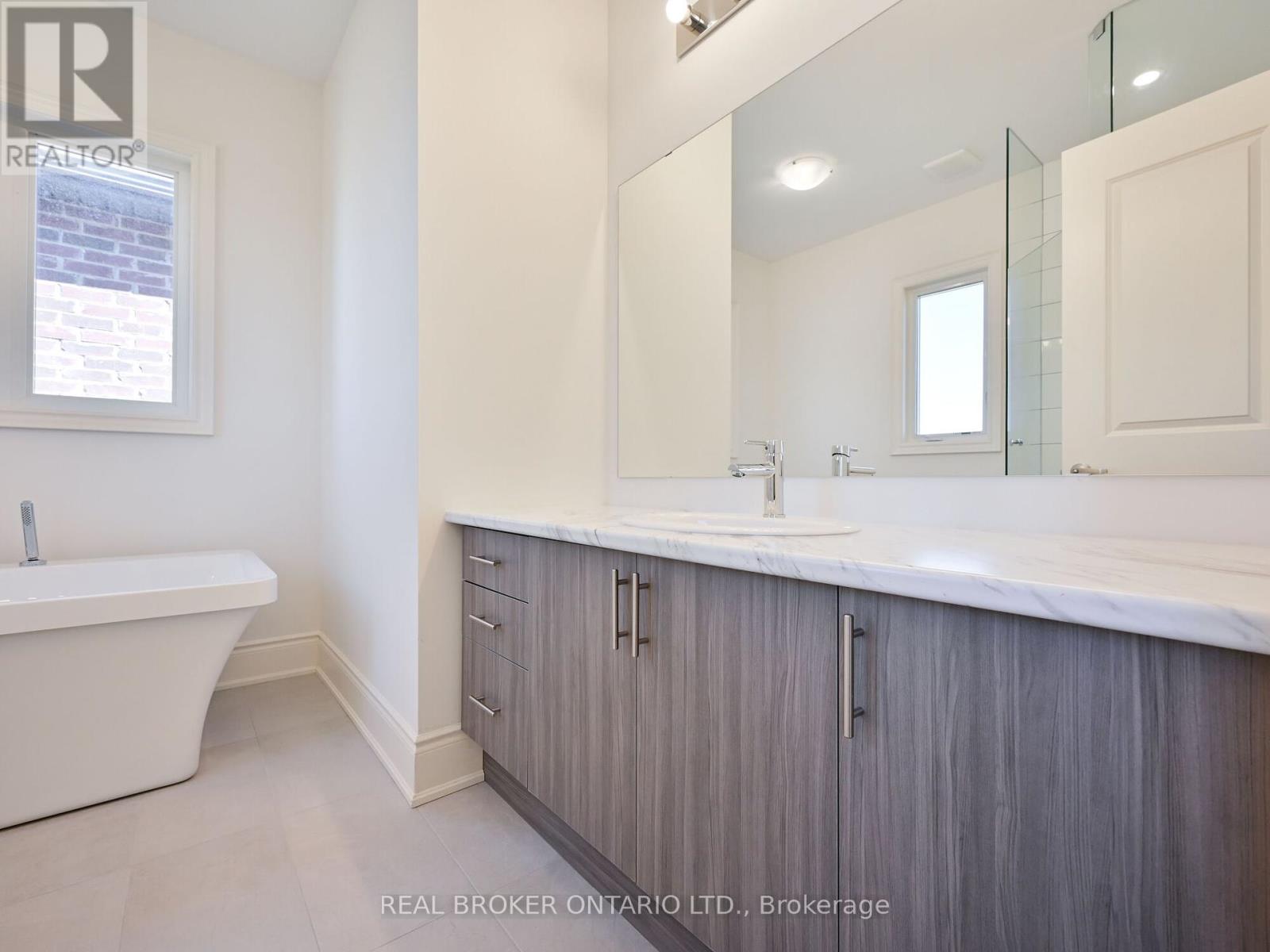 Photo 29 of 1555 Severn Drive, Milton ON