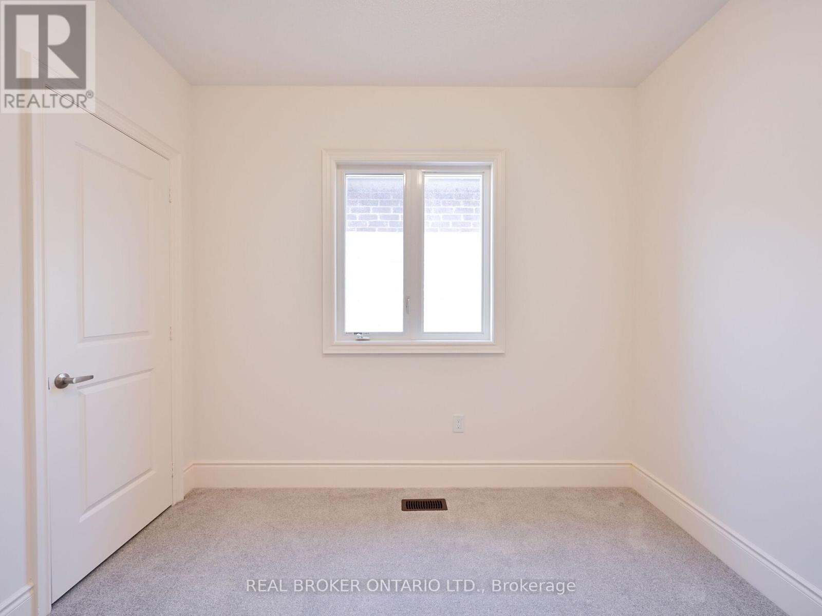 Photo 32 of 1555 Severn Drive, Milton ON