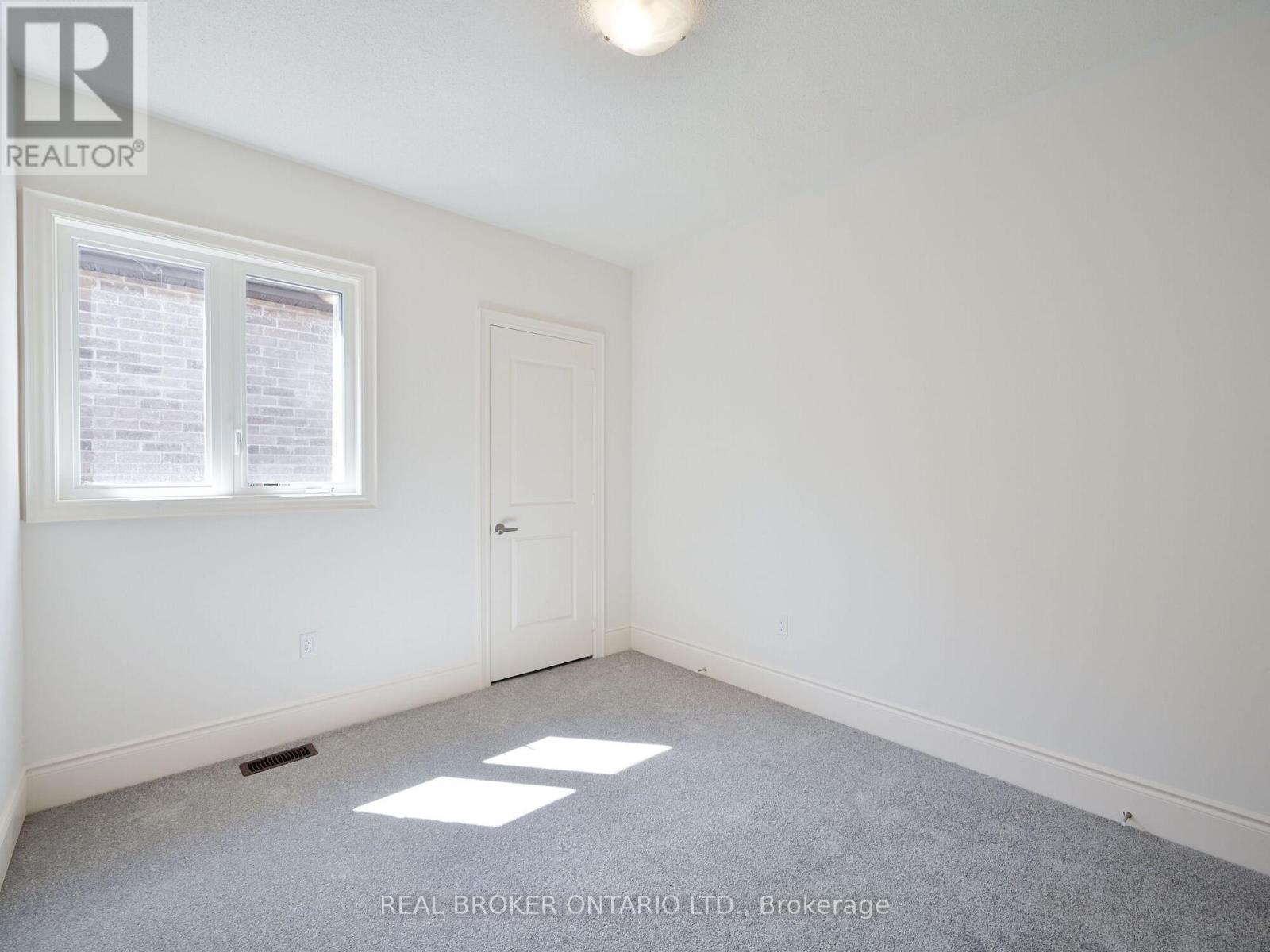 Photo 37 of 1555 Severn Drive, Milton ON