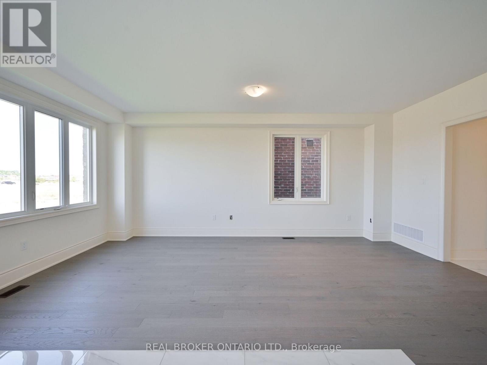 Photo 9 of 1555 Severn Drive, Milton ON