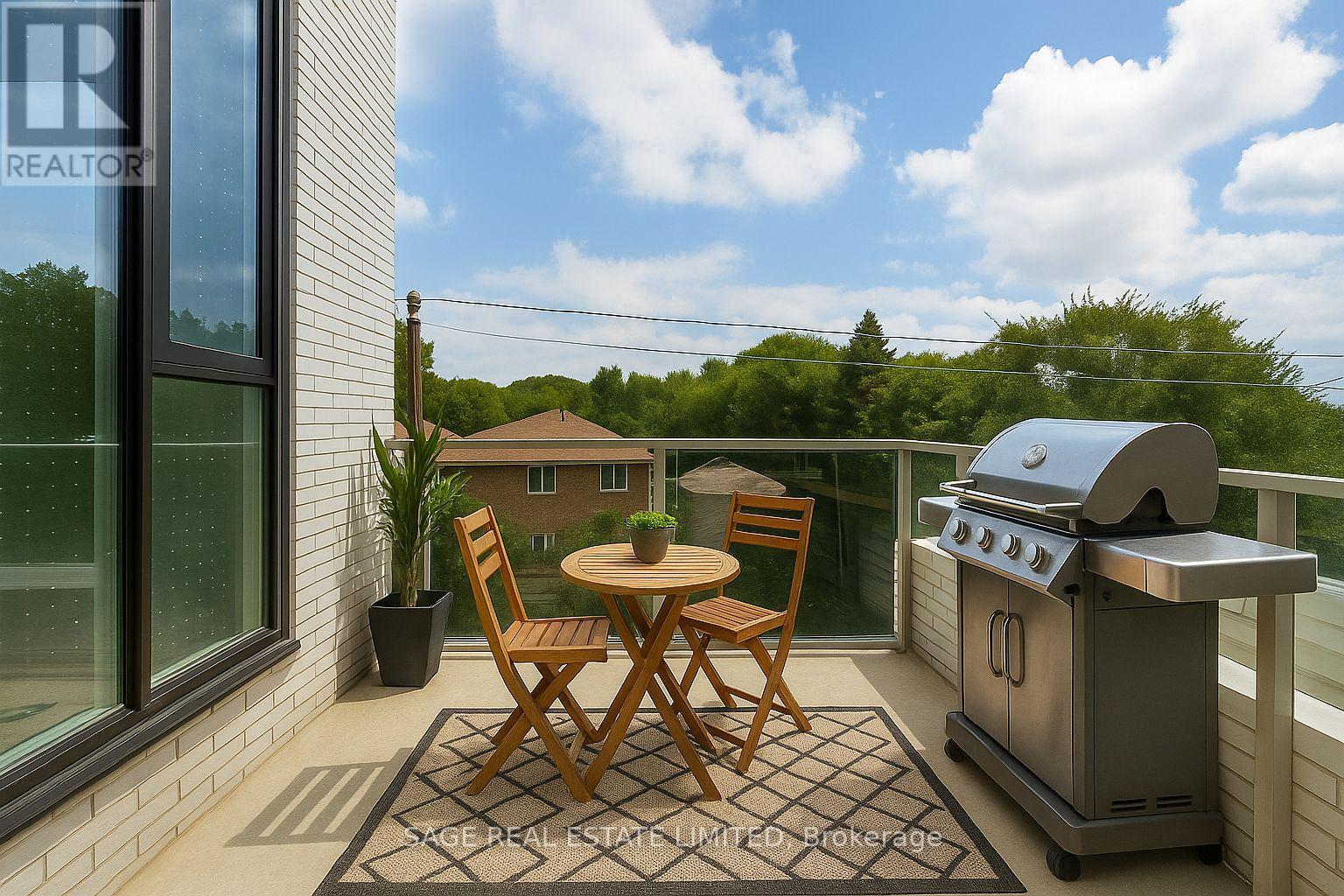 Photo 4 of 401 722 Marlee Avenue, Toronto ON