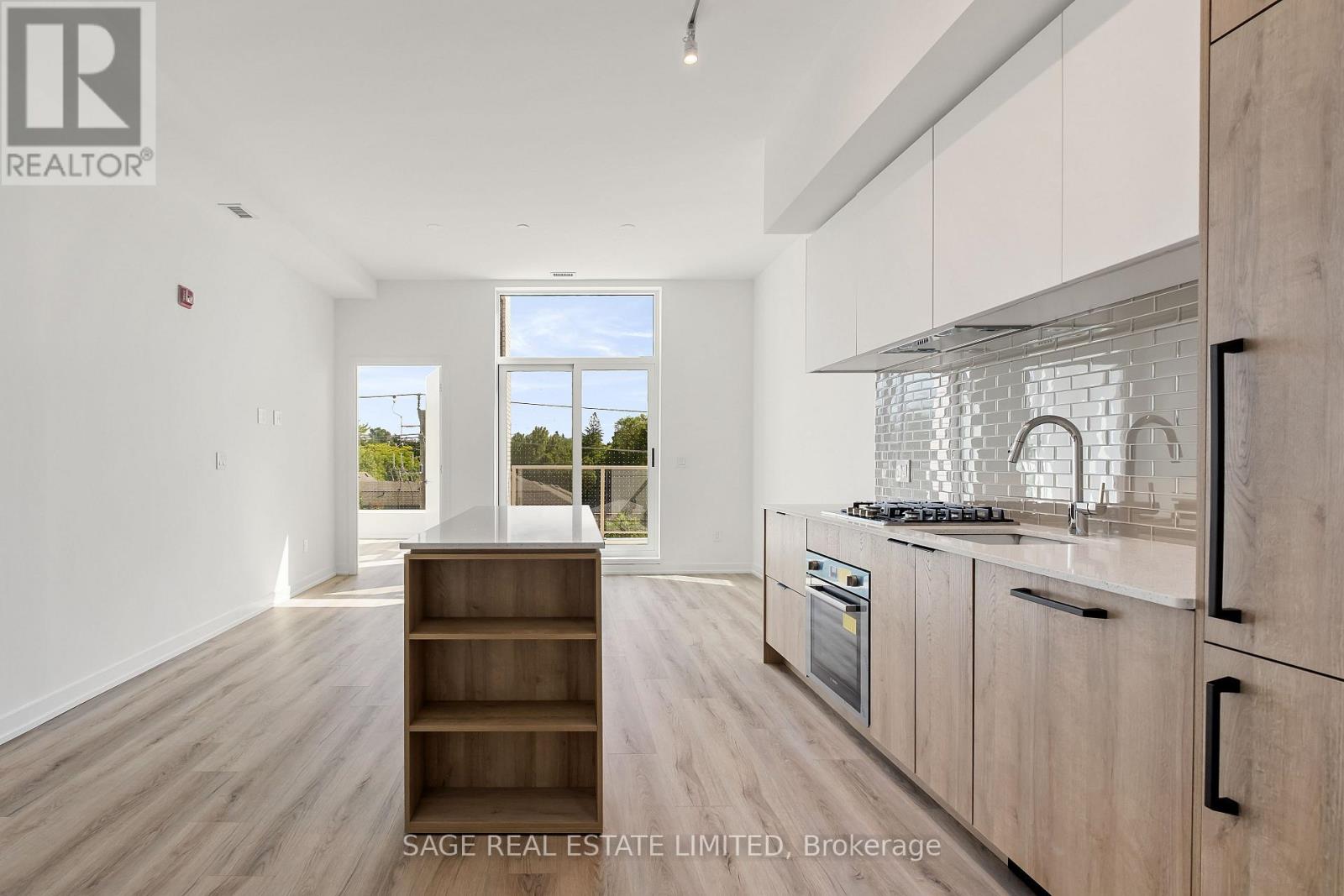 Photo 5 of 401 722 Marlee Avenue, Toronto ON