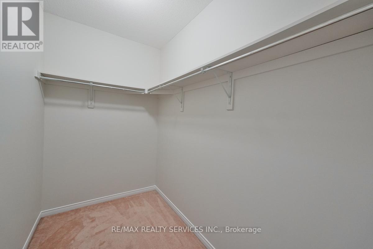 Photo 24 of 30 Loftsmoor Drive, Brampton ON