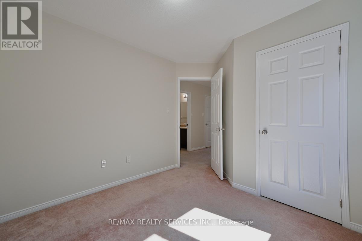 Photo 26 of 30 Loftsmoor Drive, Brampton ON
