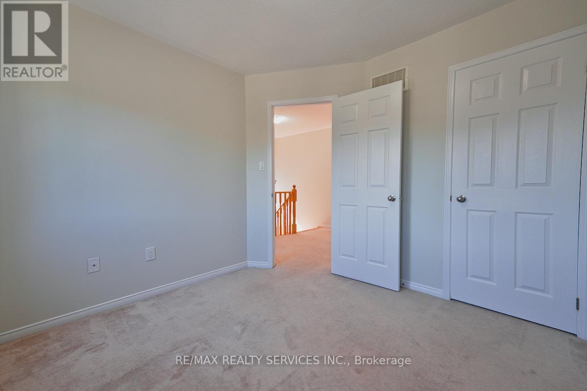Photo 29 of 30 Loftsmoor Drive, Brampton ON