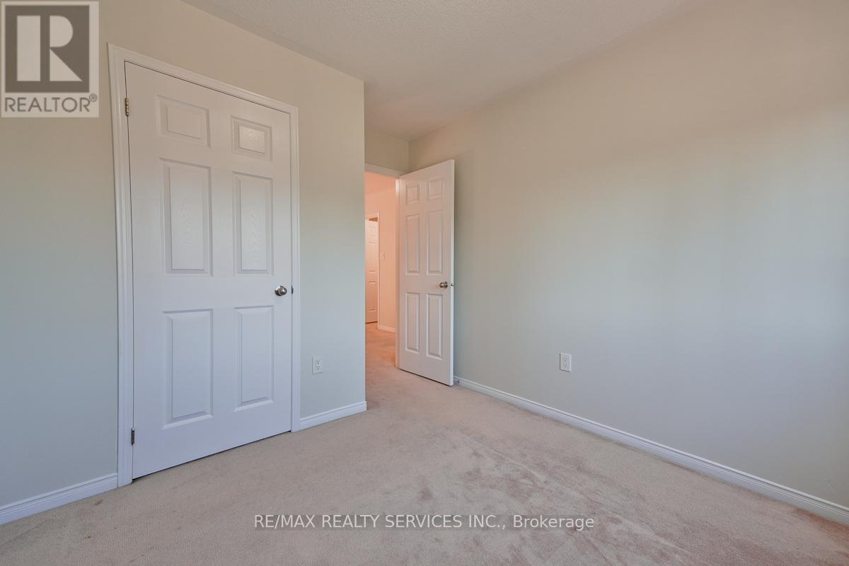 Photo 31 of 30 Loftsmoor Drive, Brampton ON