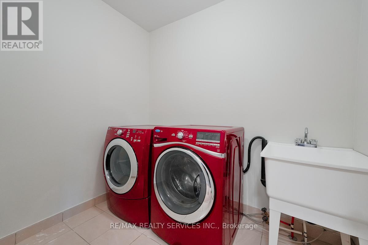 Photo 32 of 30 Loftsmoor Drive, Brampton ON