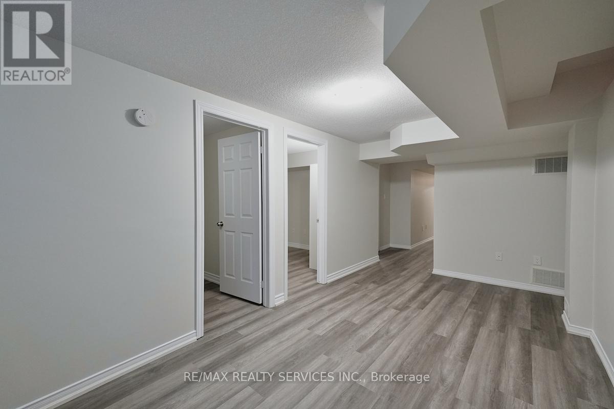 Photo 37 of 30 Loftsmoor Drive, Brampton ON