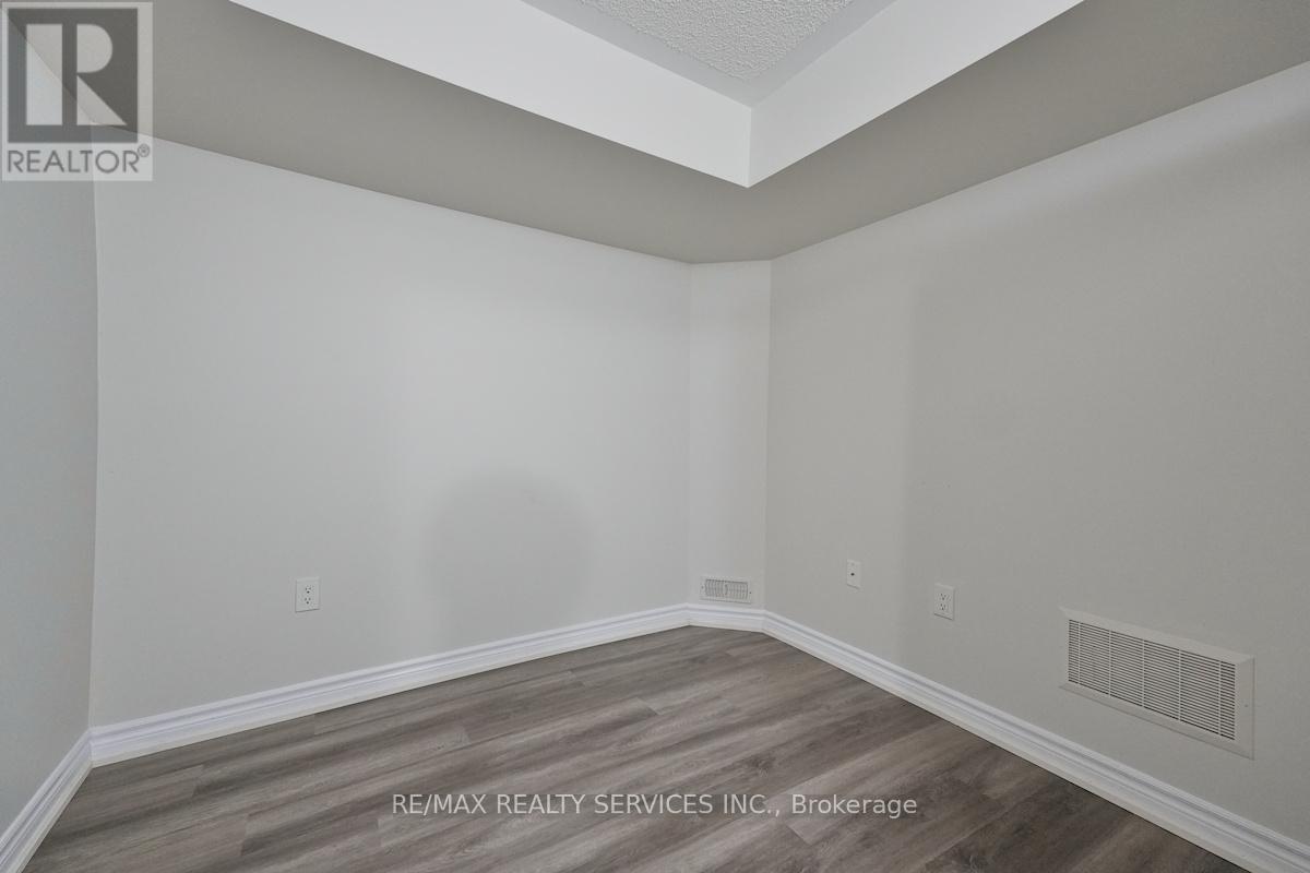 Photo 40 of 30 Loftsmoor Drive, Brampton ON