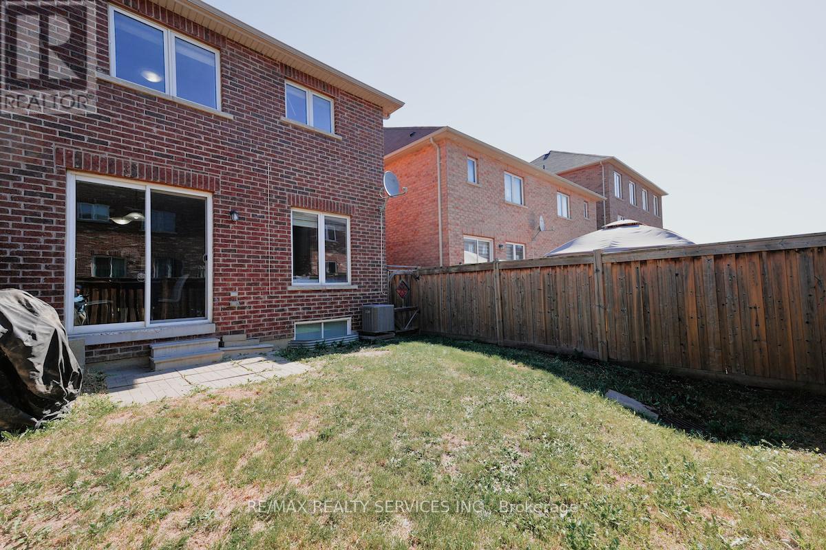 Photo 46 of 30 Loftsmoor Drive, Brampton ON