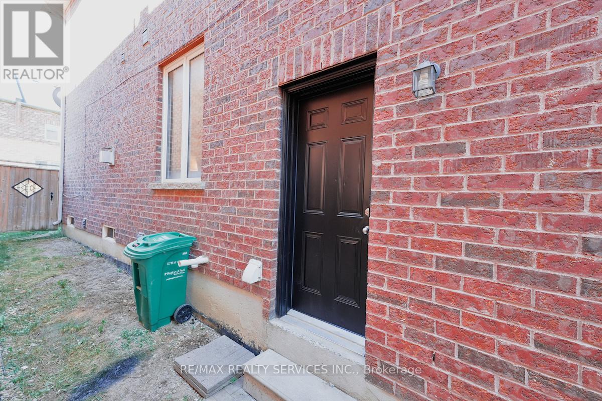 Photo 47 of 30 Loftsmoor Drive, Brampton ON
