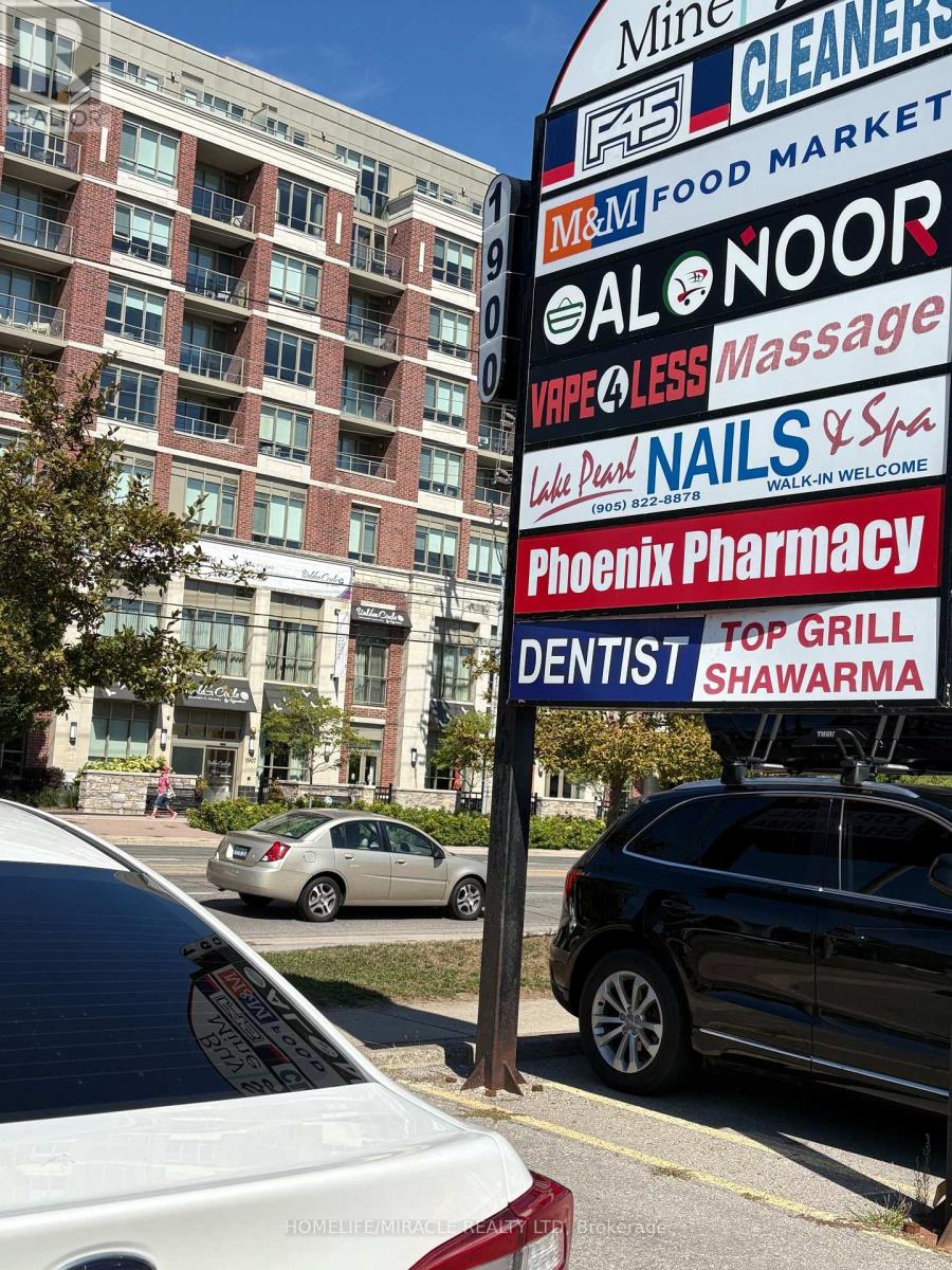 Photo 3 of 6 1900 Lakeshore Road W, Mississauga ON