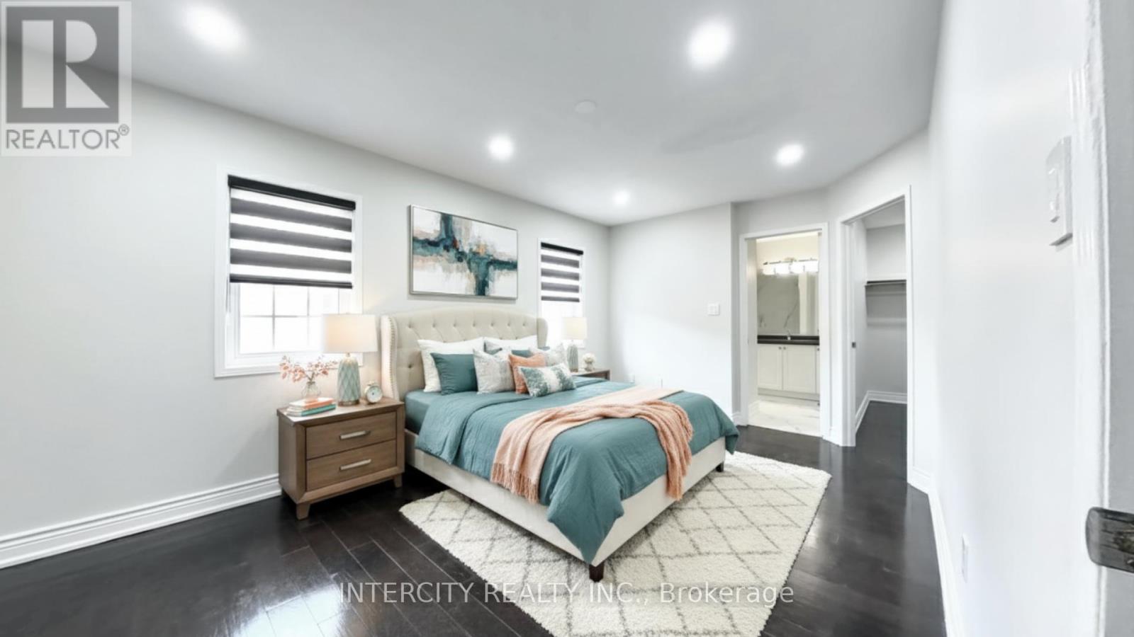 Photo 10 of 16 Sestina Court, Brampton ON