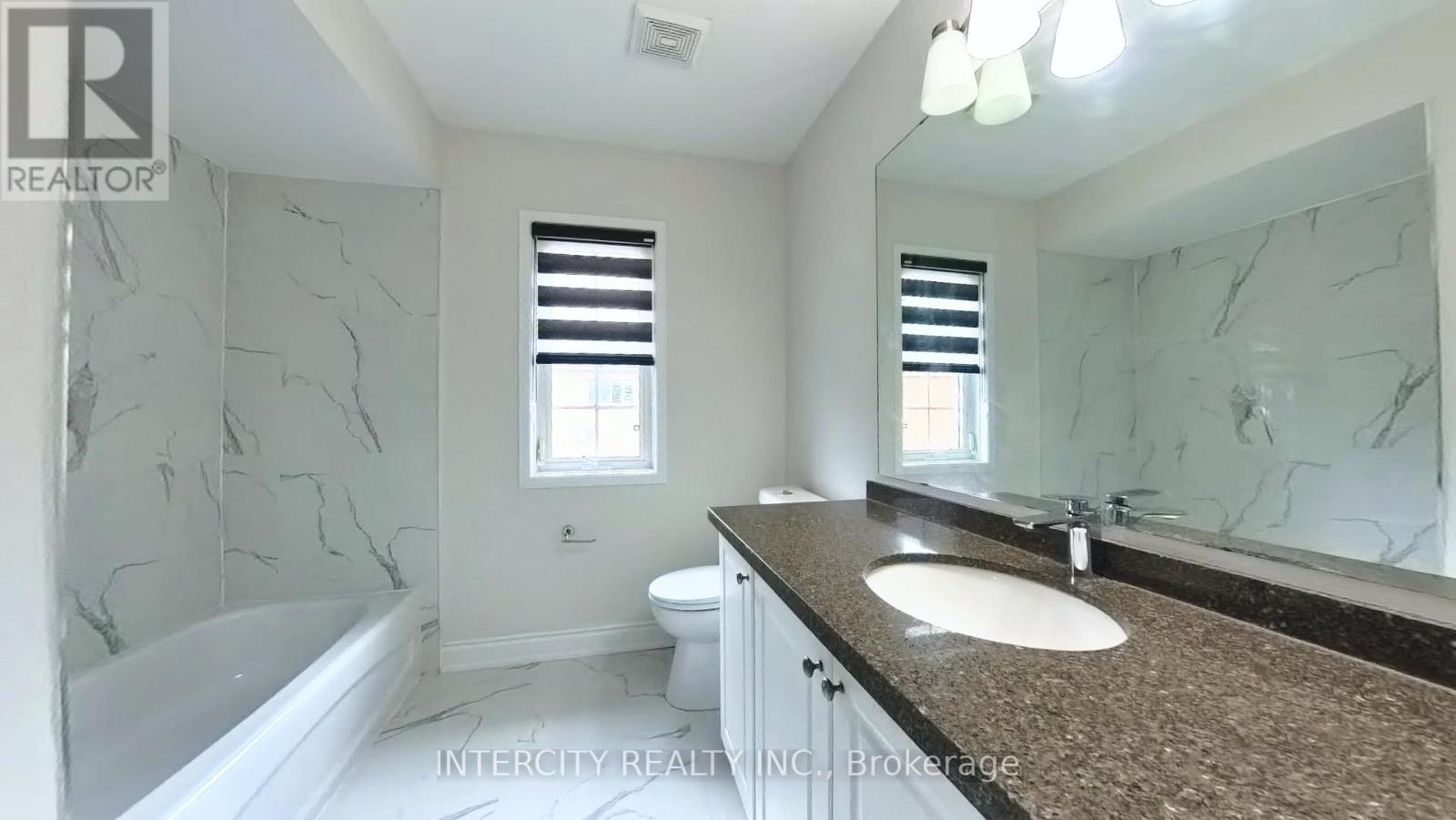 Photo 12 of 16 Sestina Court, Brampton ON