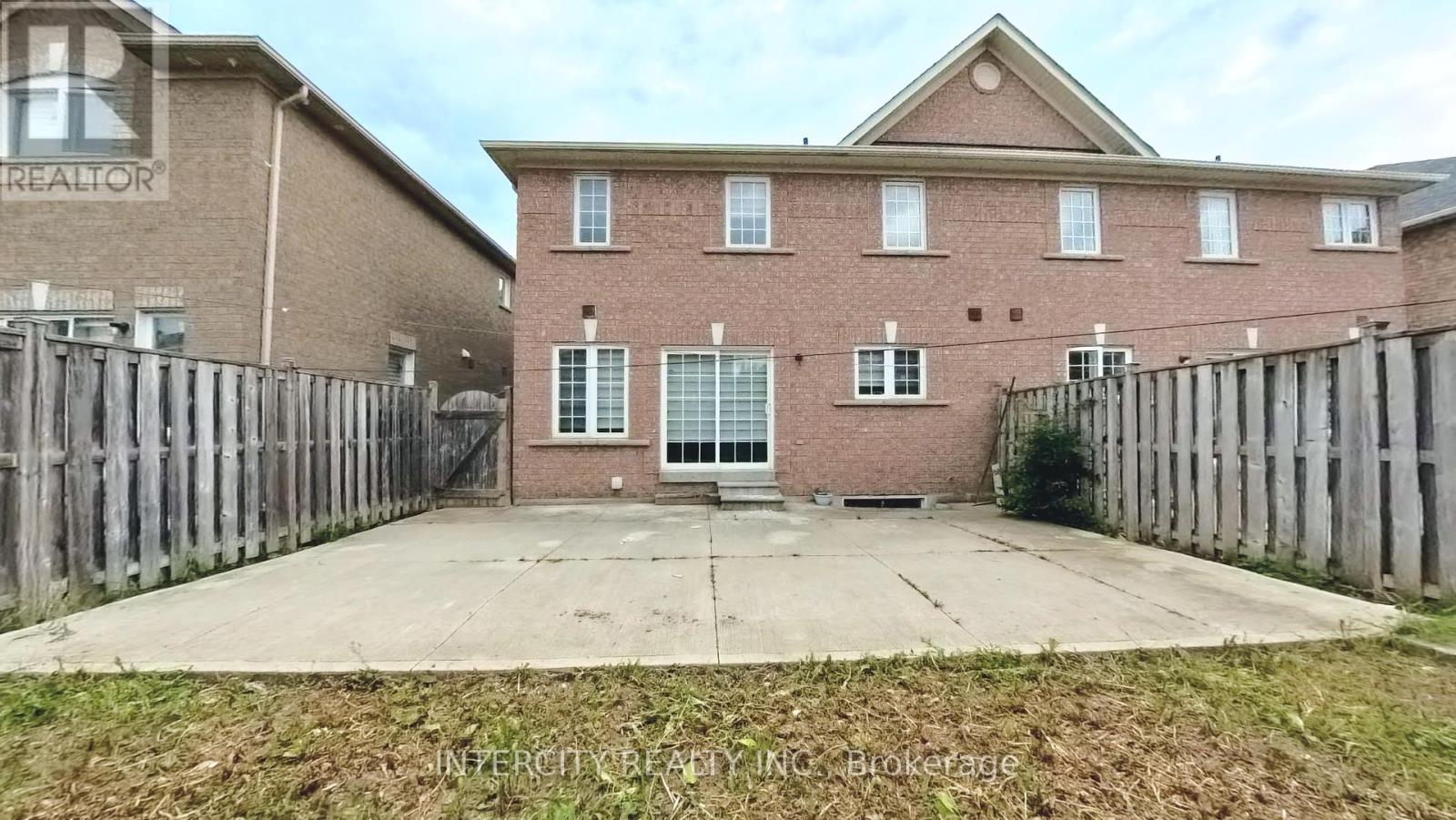 Photo 17 of 16 Sestina Court, Brampton ON