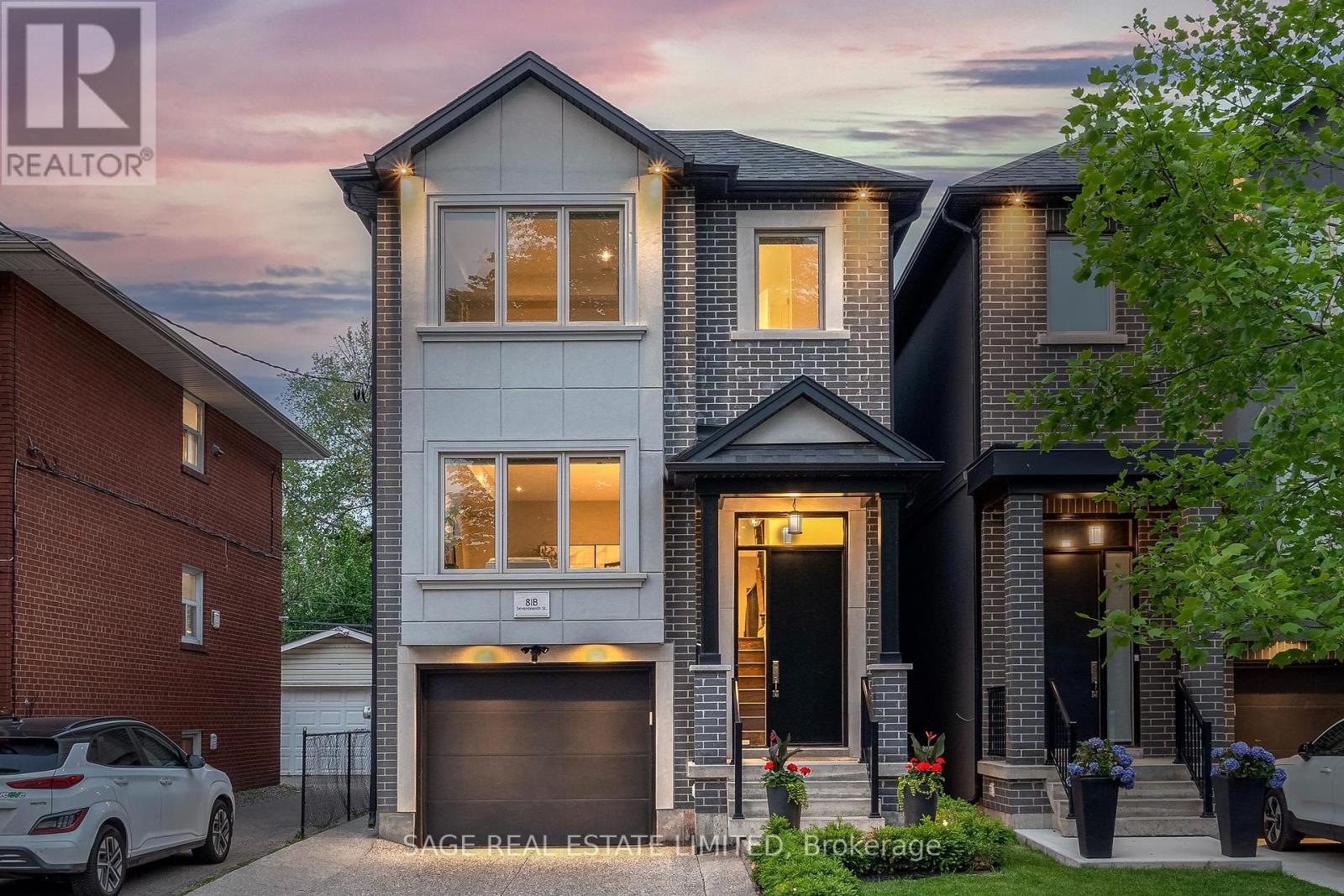 Photo 2 of 81 B Seventeenth Street, Toronto ON
