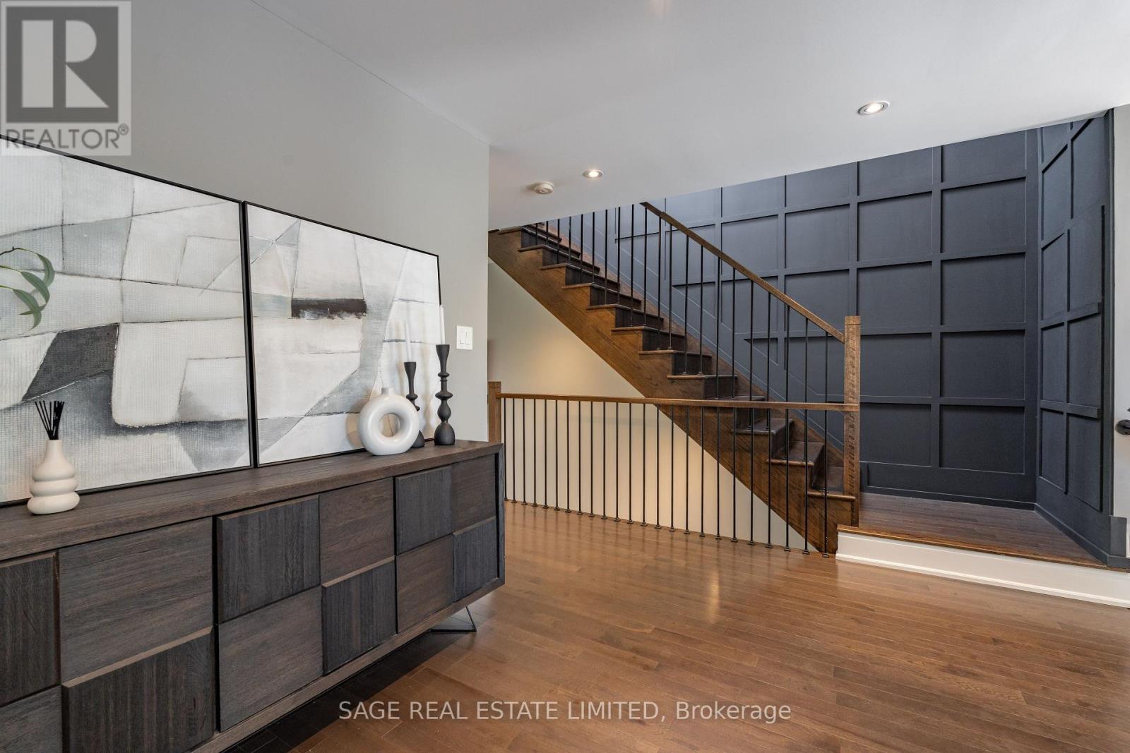 Photo 28 of 81 B Seventeenth Street, Toronto ON