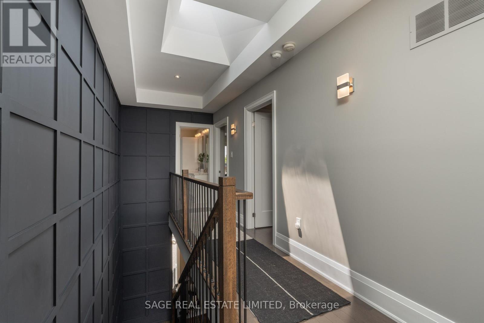 Photo 29 of 81 B Seventeenth Street, Toronto ON
